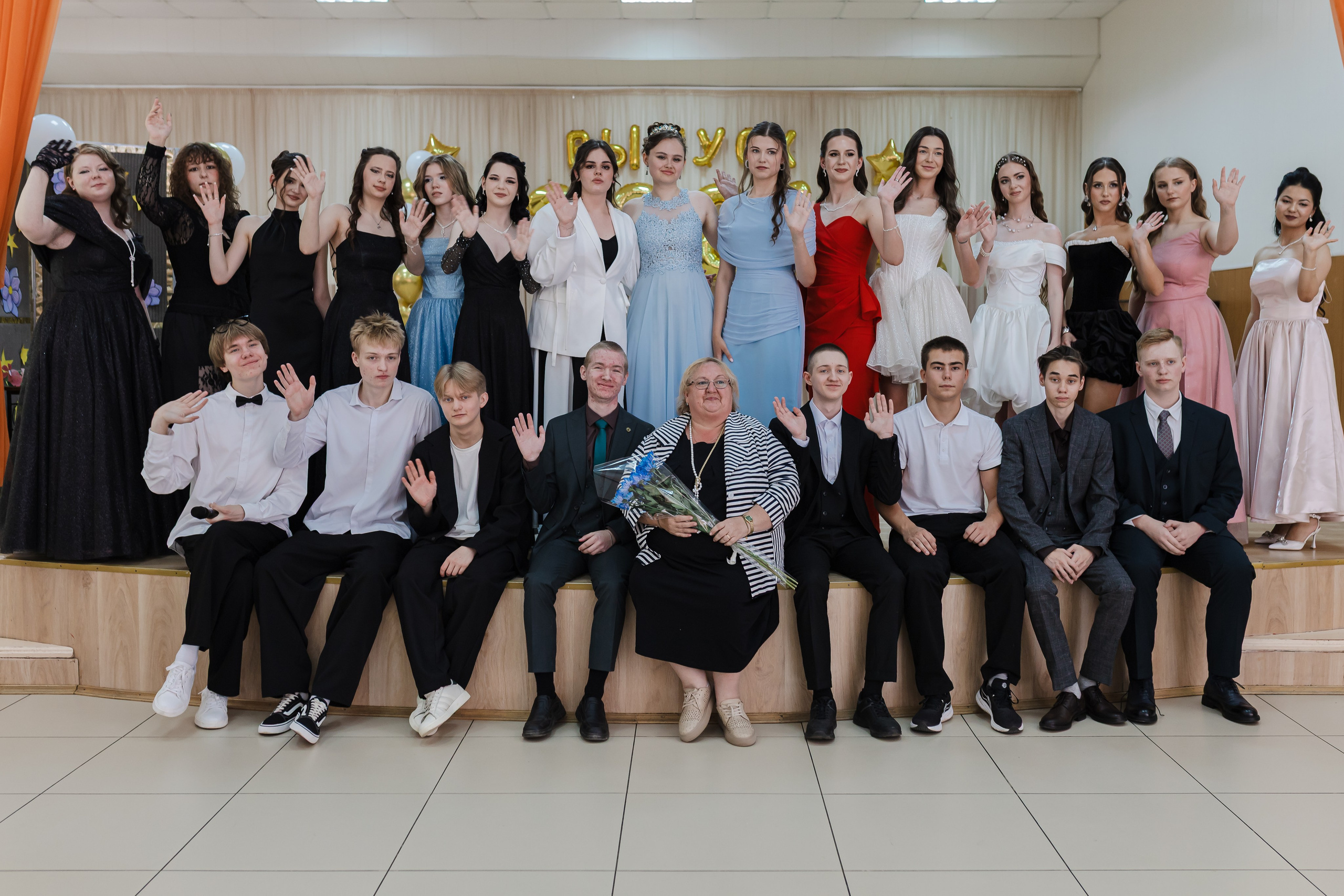 Последний звонок для учеников 11 класса. Семейный и детский фотограф в Рязани Васюгова Мария