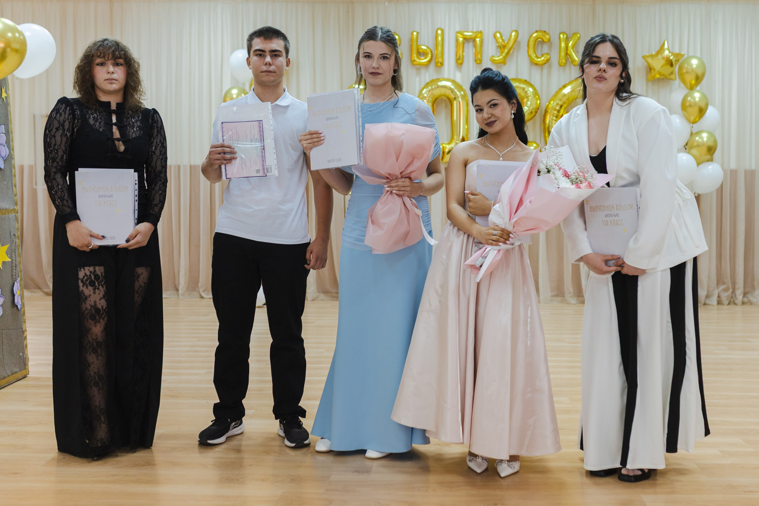 Последний звонок для учеников 11 класса. Семейный и детский фотограф в Рязани Васюгова Мария