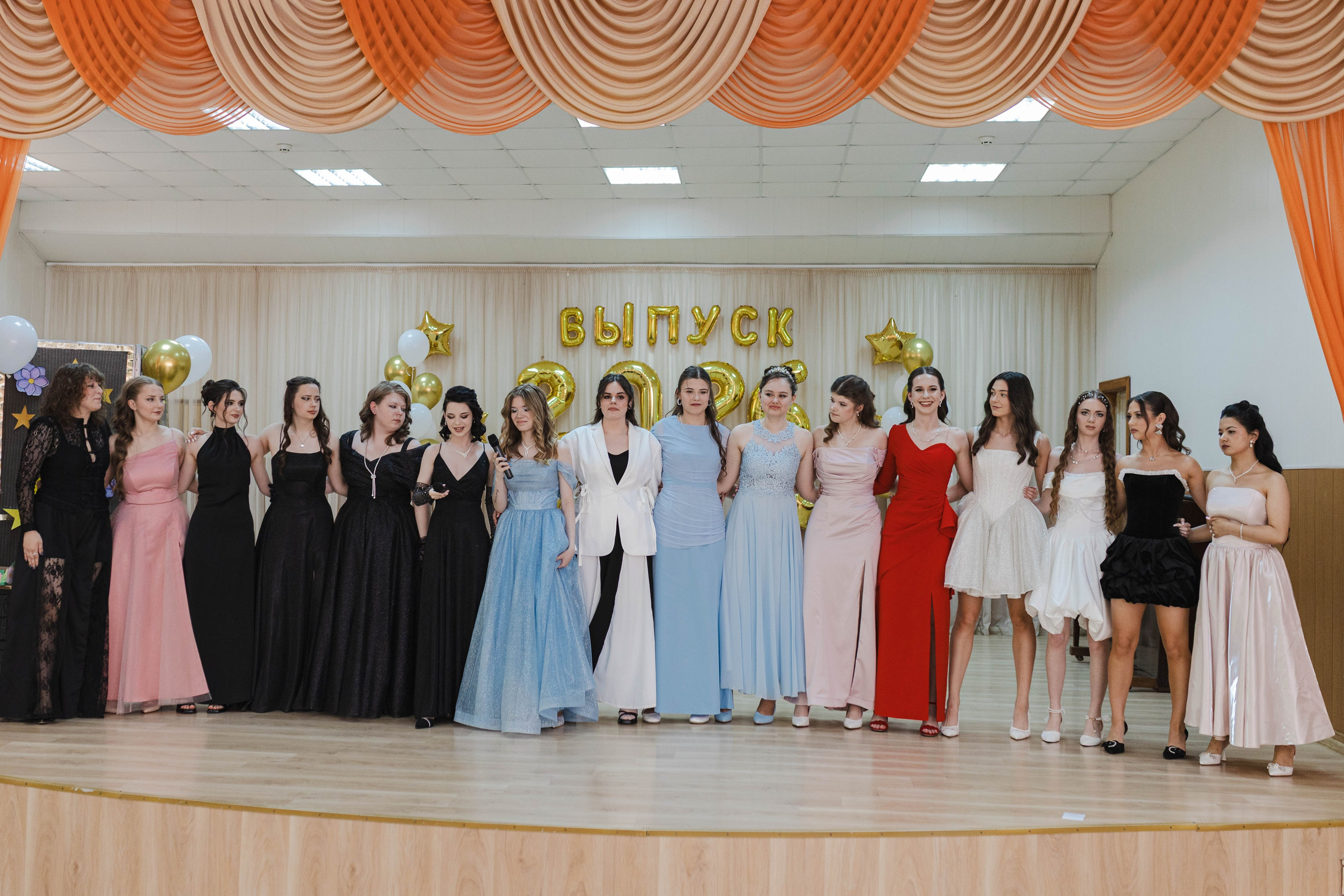 Последний звонок для учеников 11 класса. Семейный и детский фотограф в Рязани Васюгова Мария