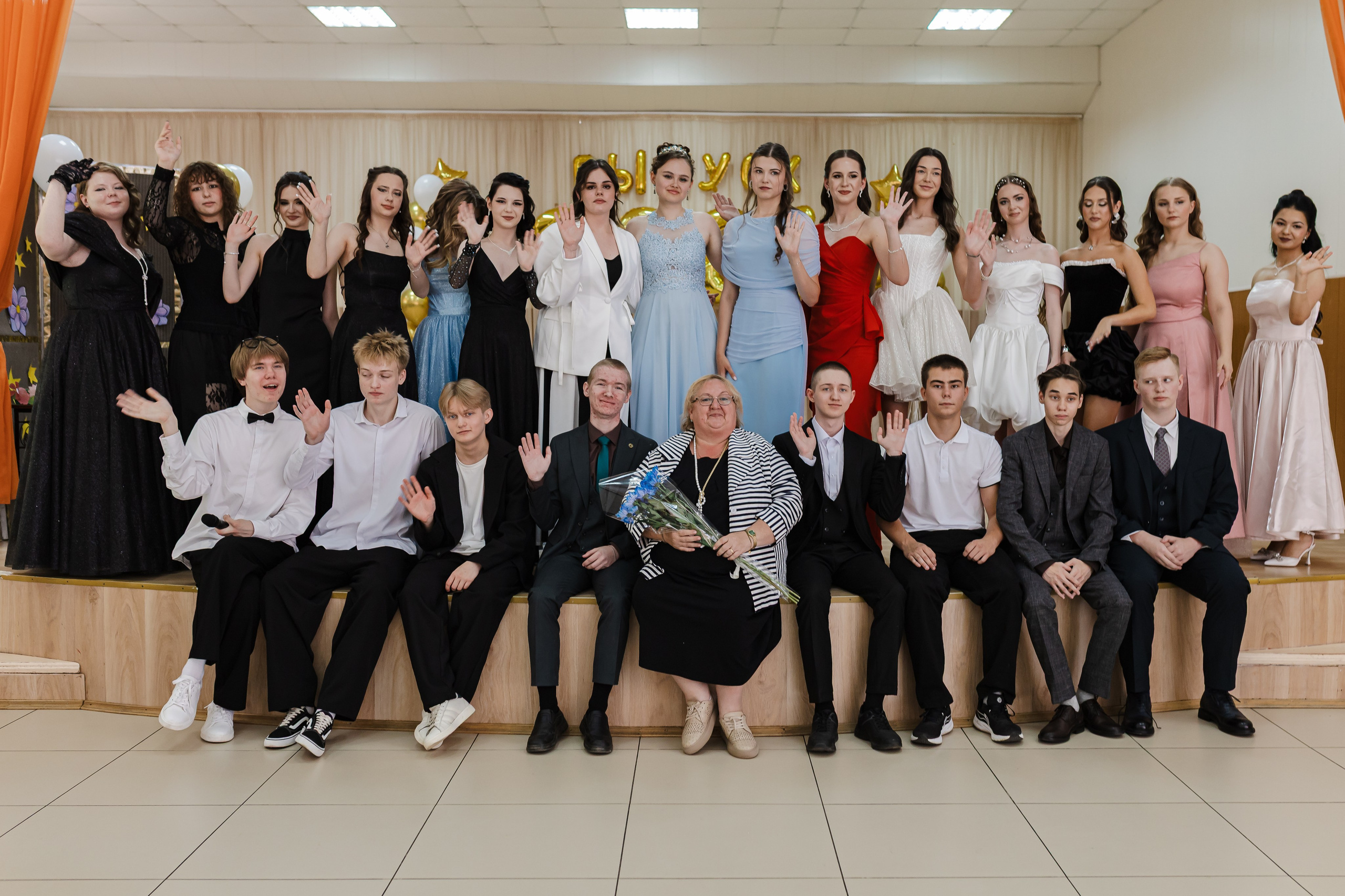 Последний звонок для учеников 11 класса. Семейный и детский фотограф в Рязани Васюгова Мария