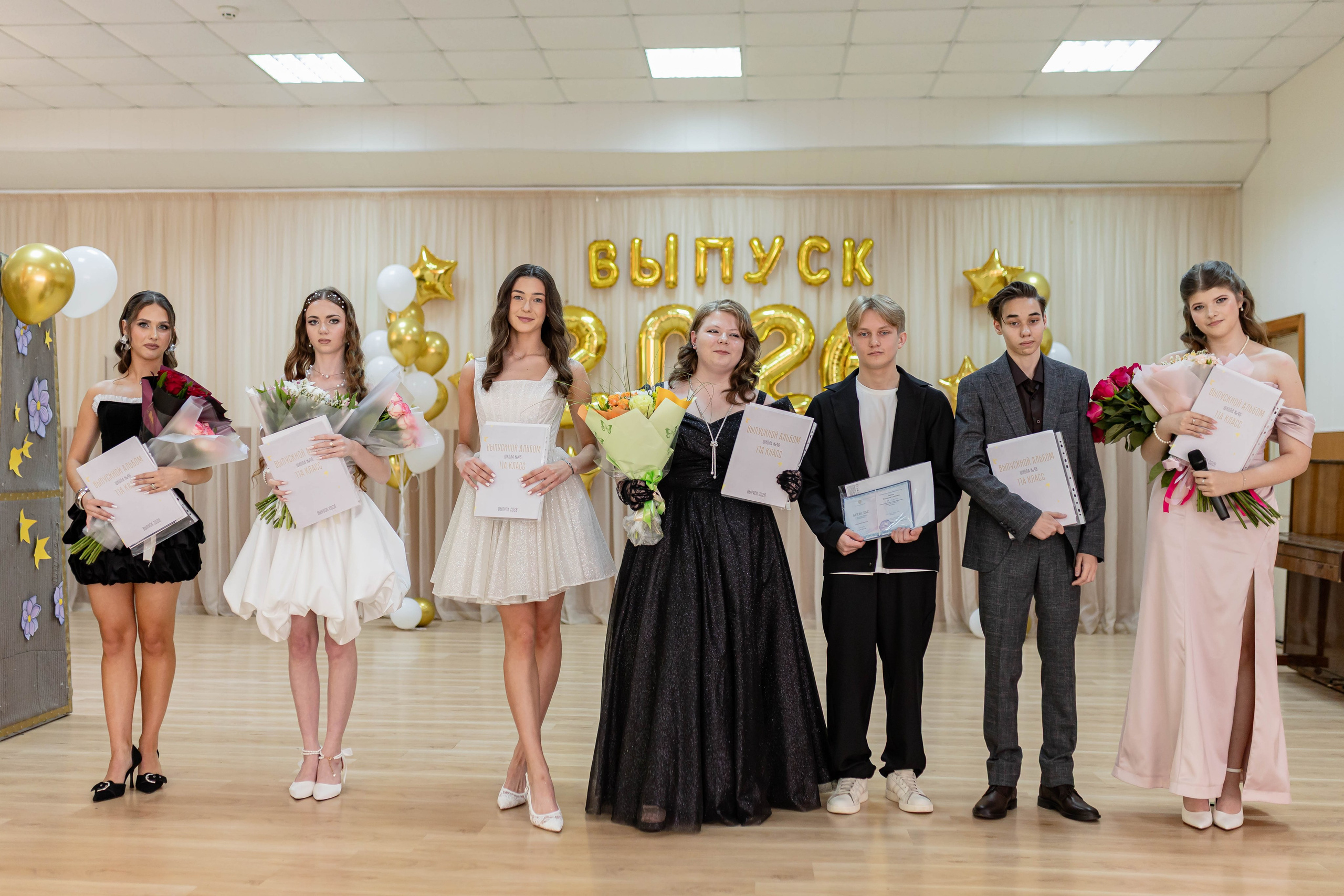 Последний звонок для учеников 11 класса. Семейный и детский фотограф в Рязани Васюгова Мария