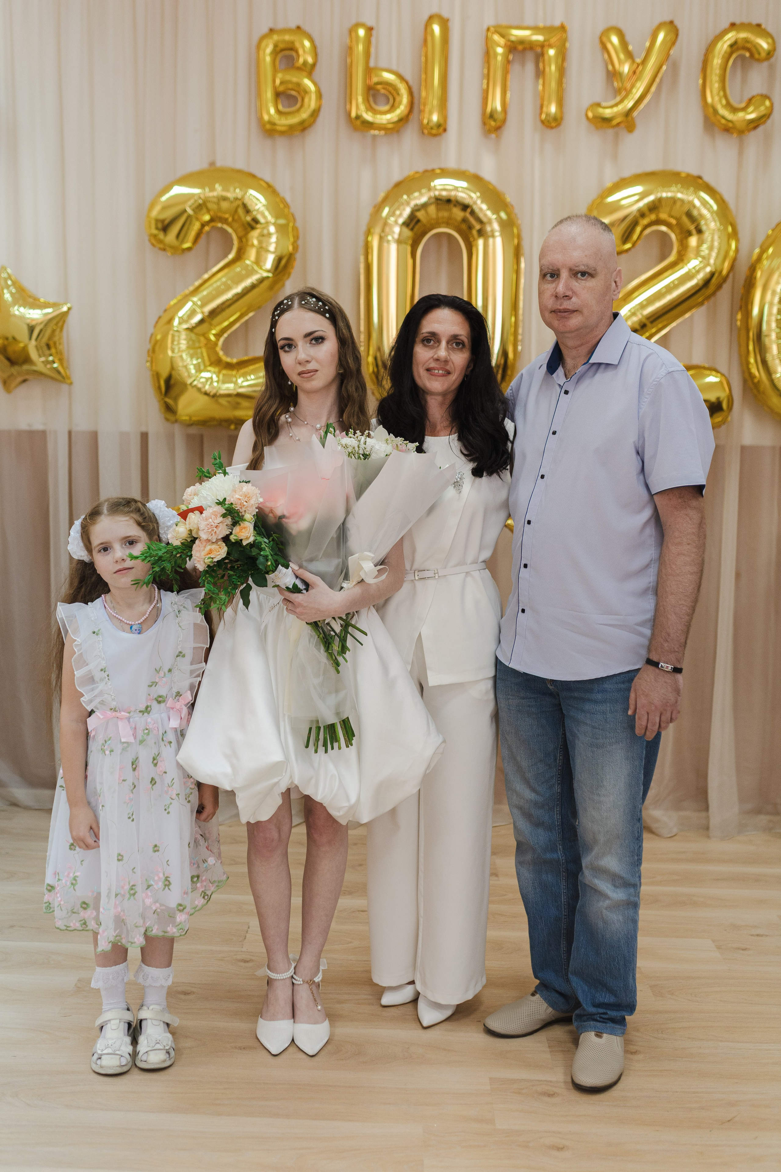 Последний звонок для учеников 11 класса. Семейный и детский фотограф в Рязани Васюгова Мария