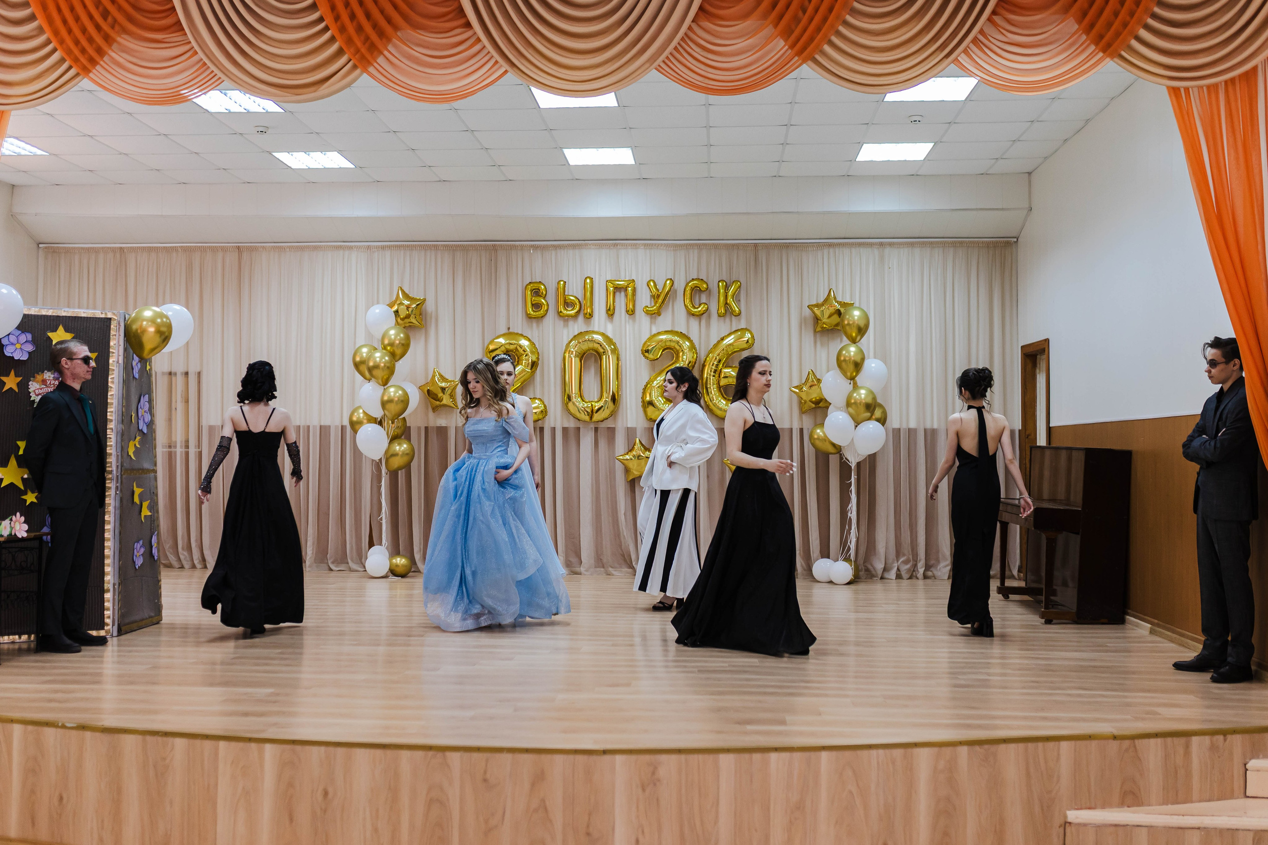 Последний звонок для учеников 11 класса. Семейный и детский фотограф в Рязани Васюгова Мария