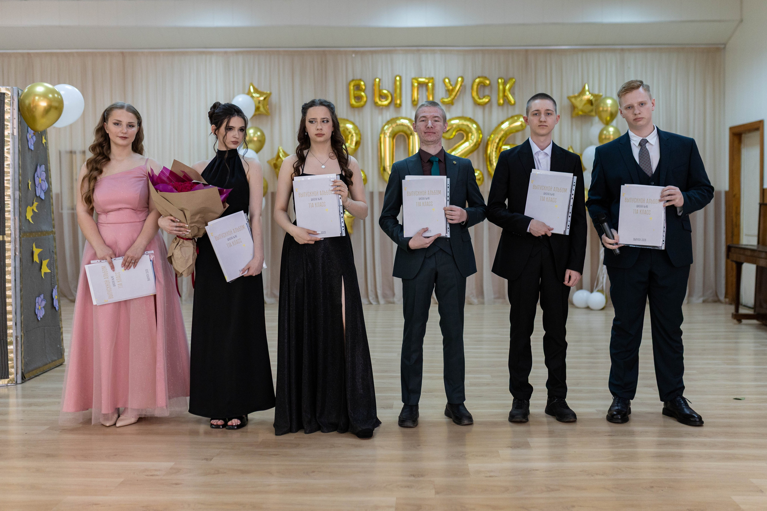 Последний звонок для учеников 11 класса. Семейный и детский фотограф в Рязани Васюгова Мария