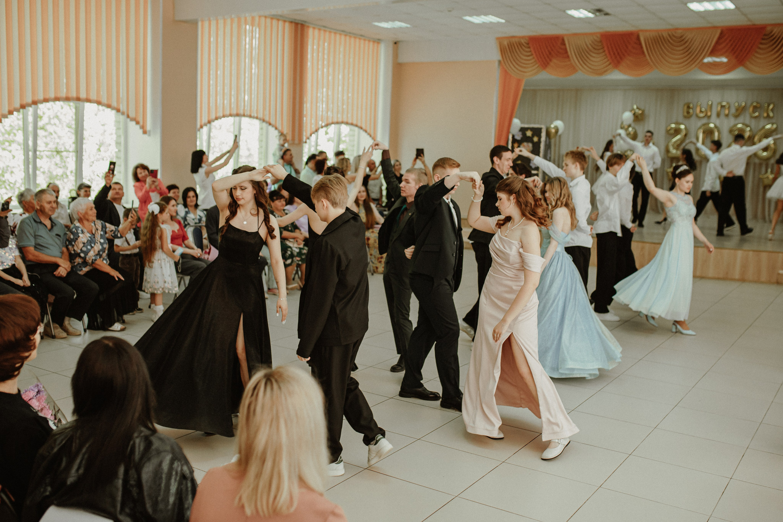 Последний звонок для учеников 11 класса. Семейный и детский фотограф в Рязани Васюгова Мария