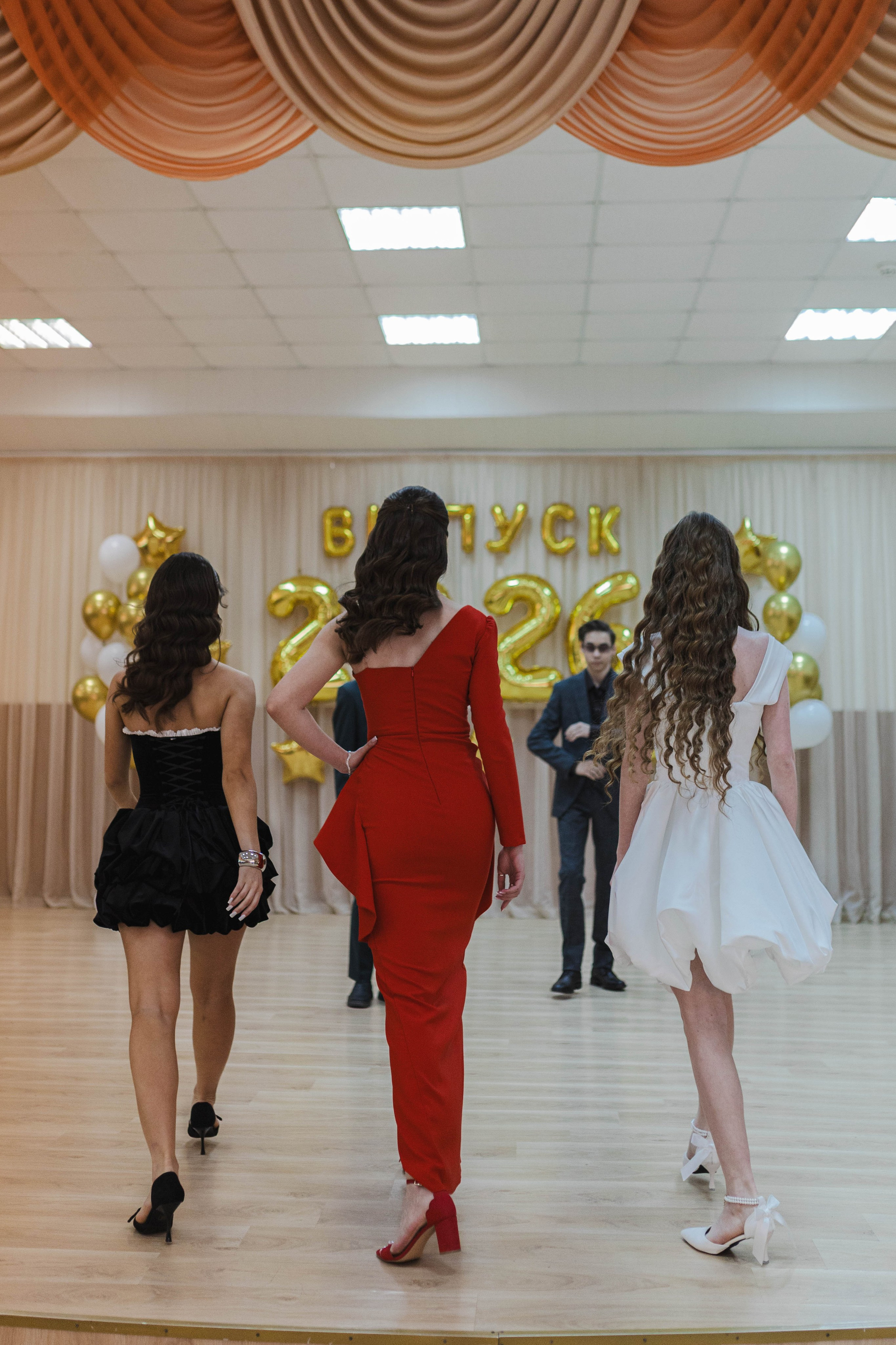 Последний звонок для учеников 11 класса. Семейный и детский фотограф в Рязани Васюгова Мария