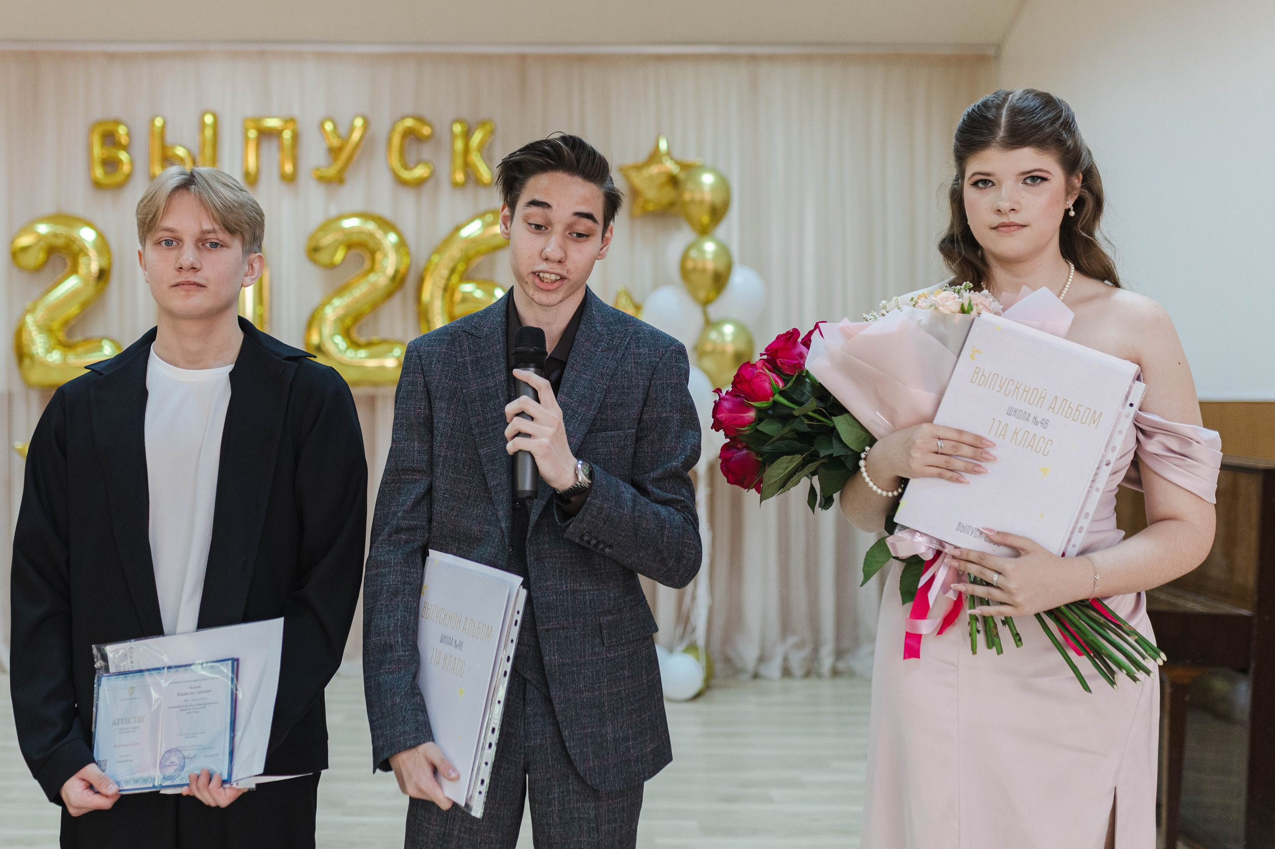 Последний звонок для учеников 11 класса. Семейный и детский фотограф в Рязани Васюгова Мария