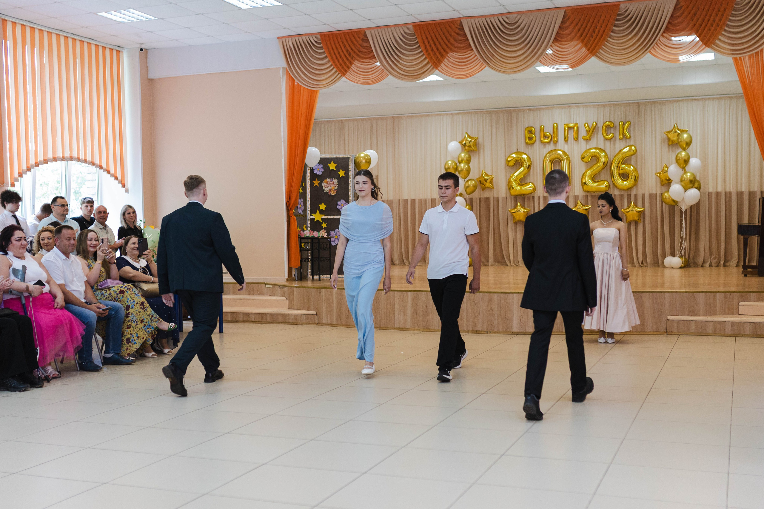 Последний звонок для учеников 11 класса. Семейный и детский фотограф в Рязани Васюгова Мария