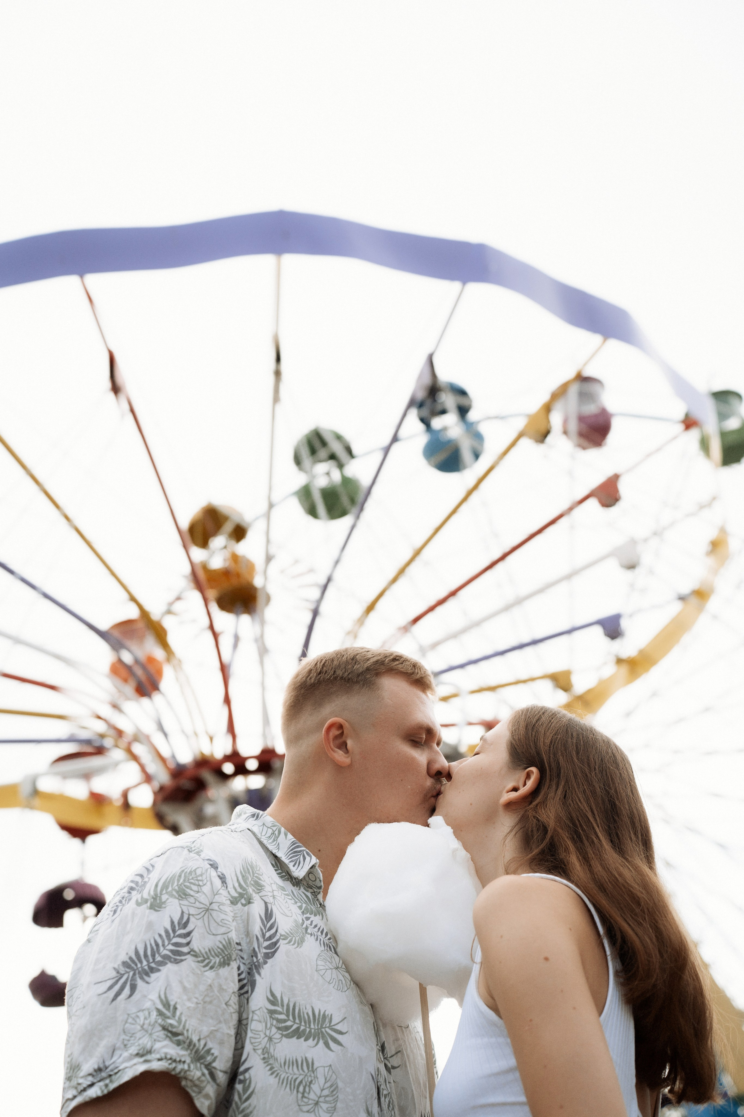 Глеб и Арина. Фотосессия в парке аттракционов. Яна Орехова. Фотограф в Томске