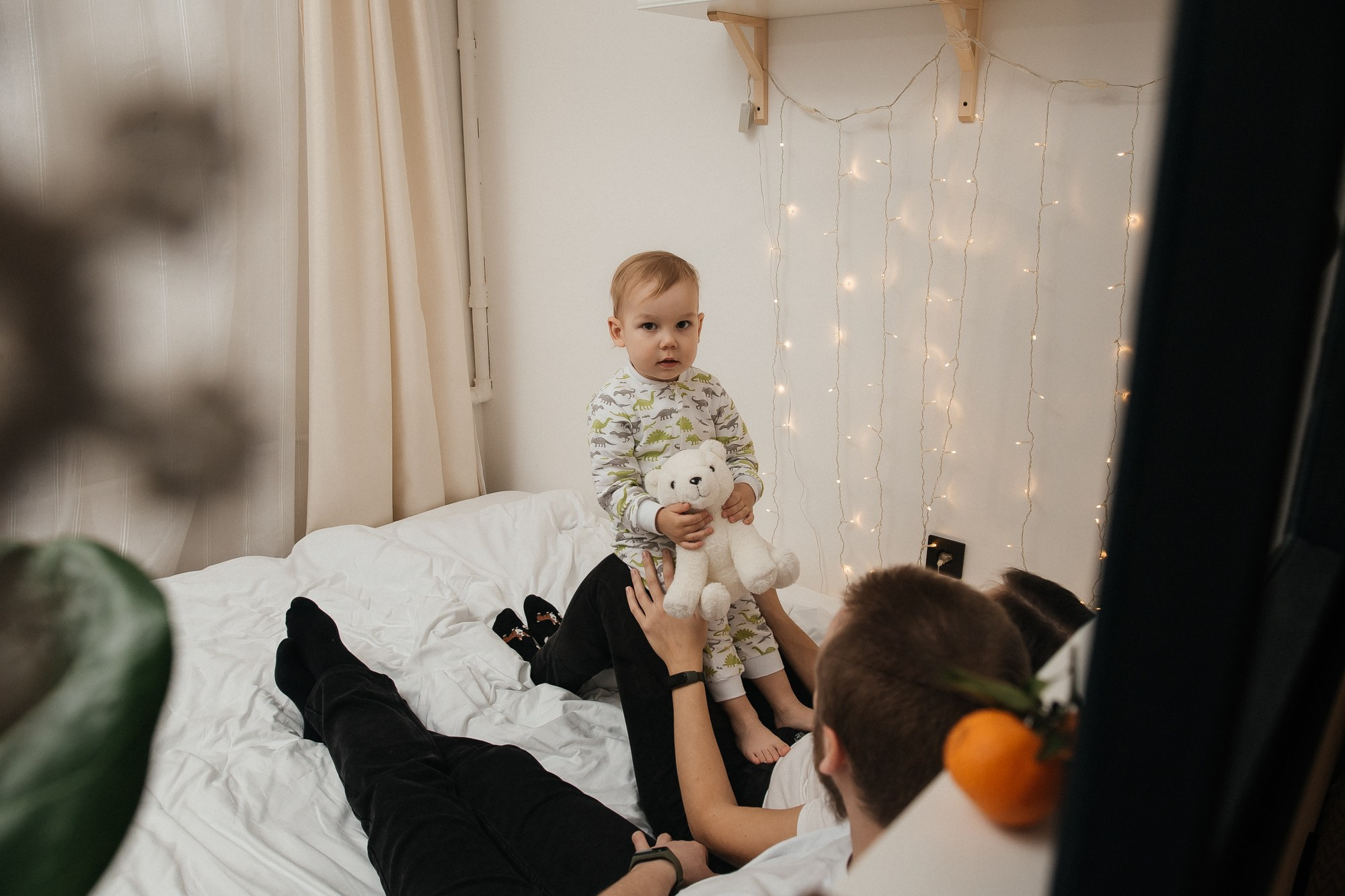 Когда решили остаться дома и позвали фотографа к себе. Свадебный фотограф Пермь