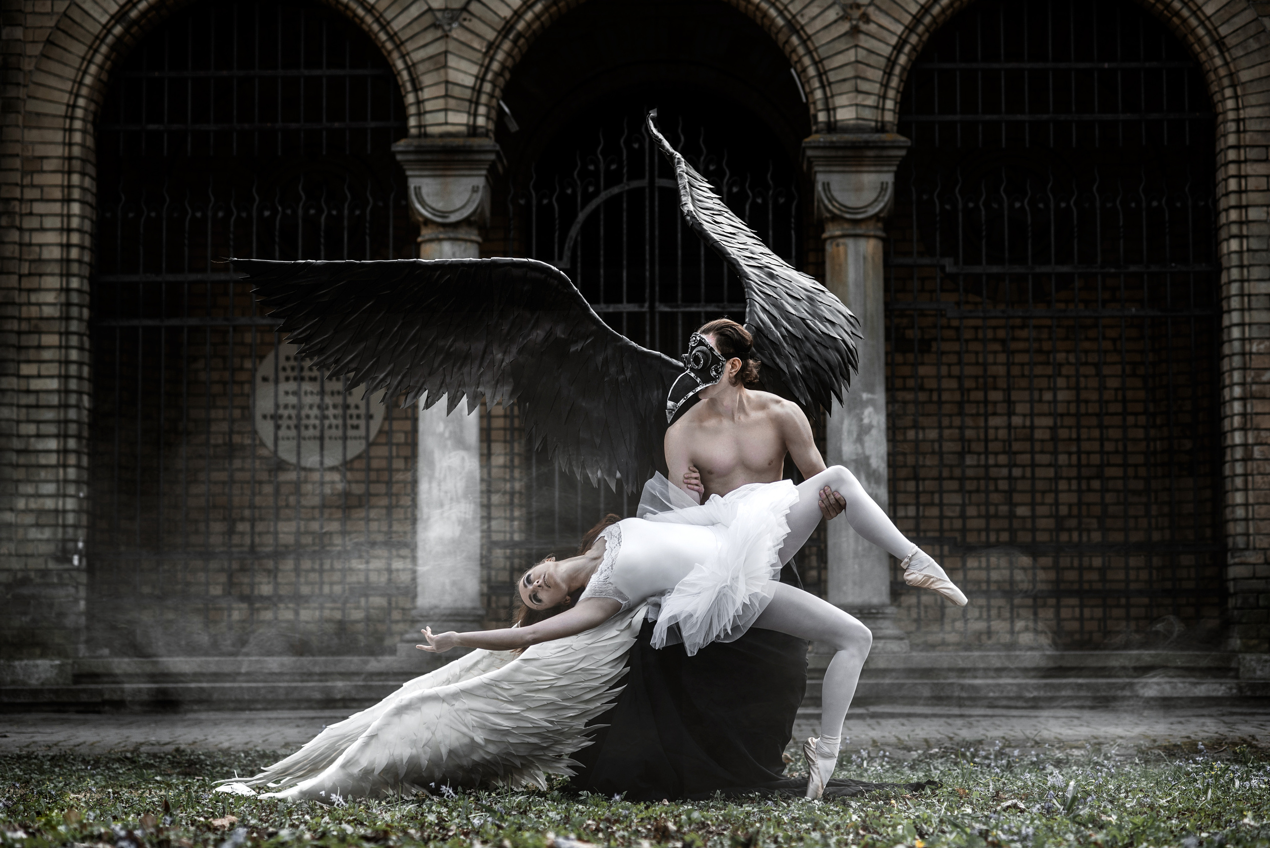 Black And White. Главная