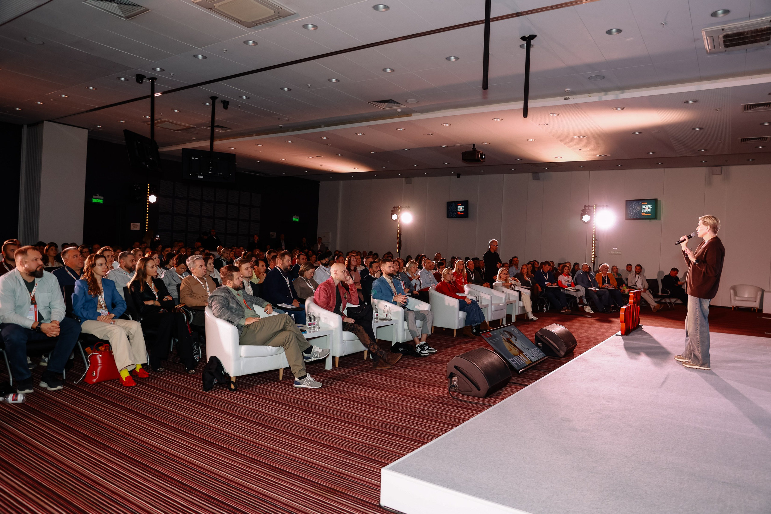 BUSNESS STANDUP с Оскаром Хартманном. Фотограф Юлия Мальцева