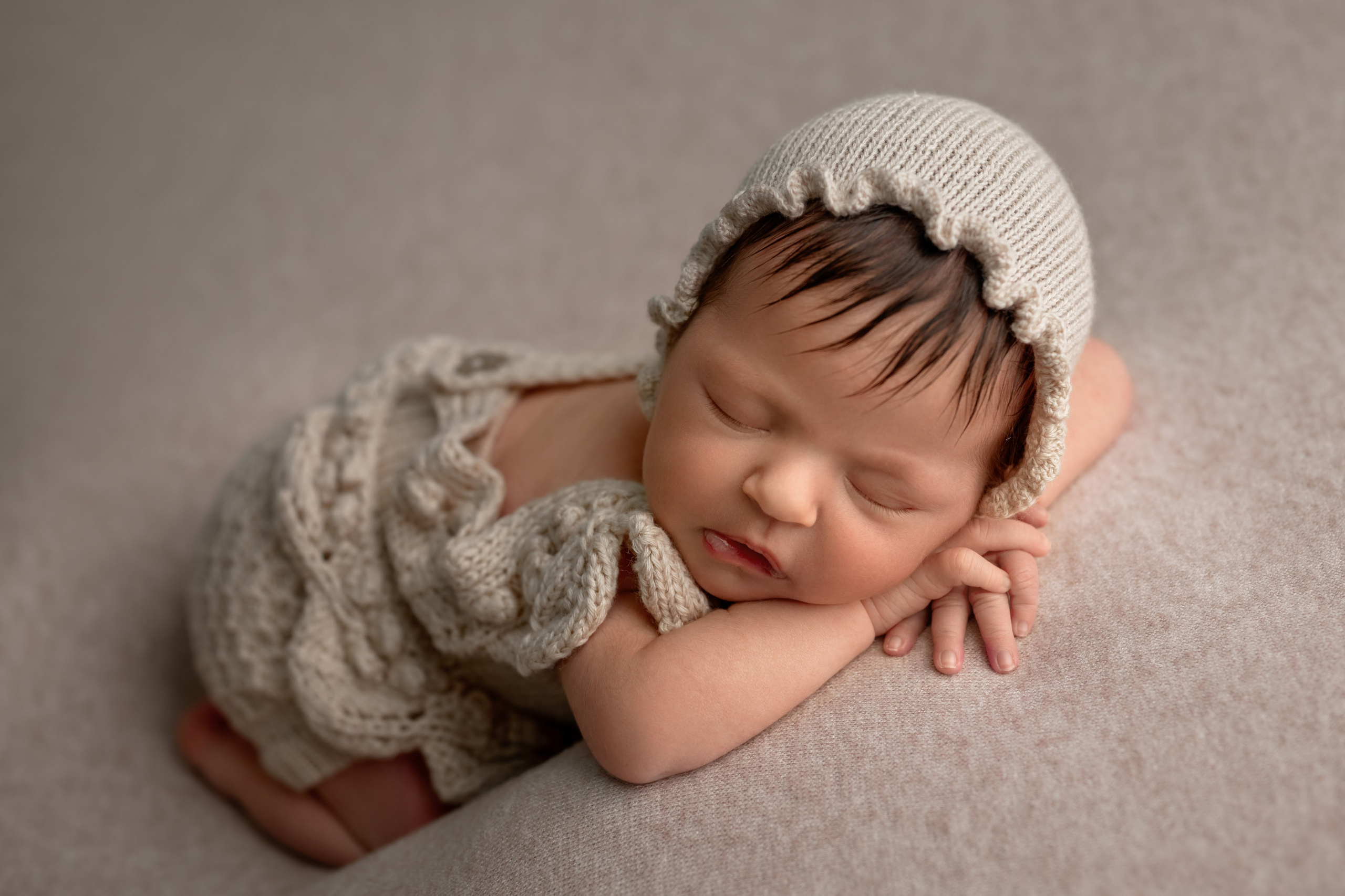 Фотосессия новорожденных в Норильске. Фотограф новорожденных в Норильске Виктория Шагалиева