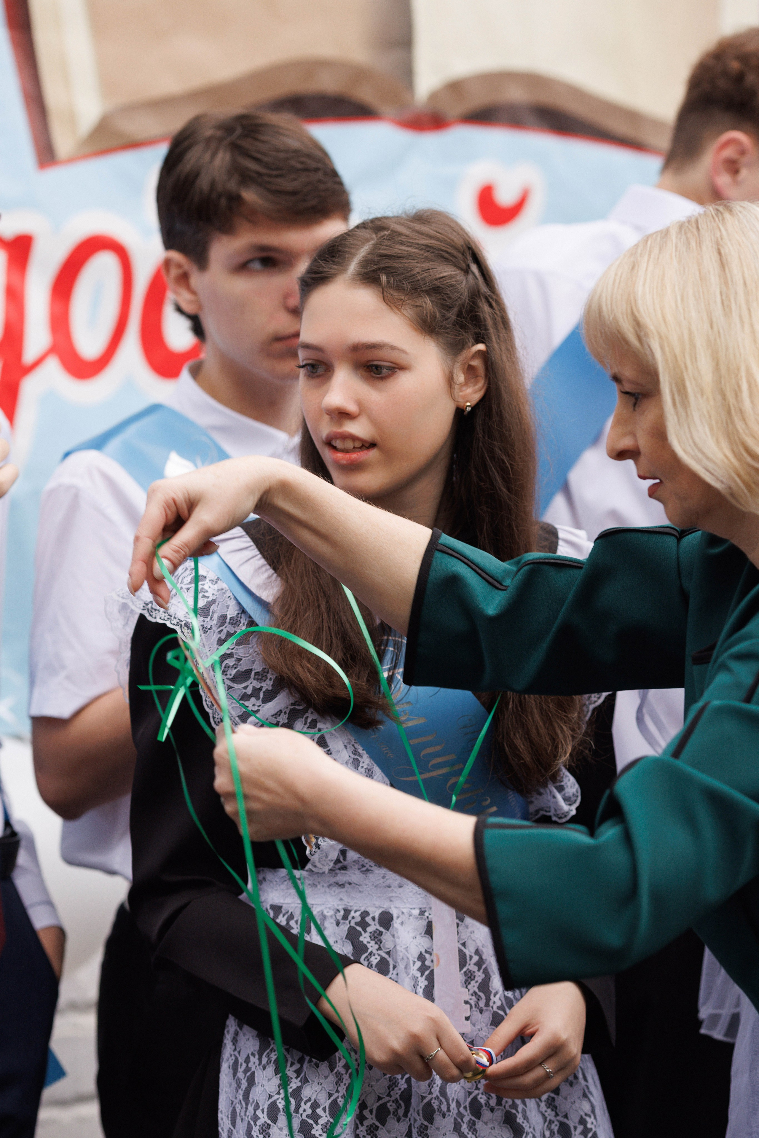 Последний звонок Гимназия Артем. Photoalbum-vl.ru