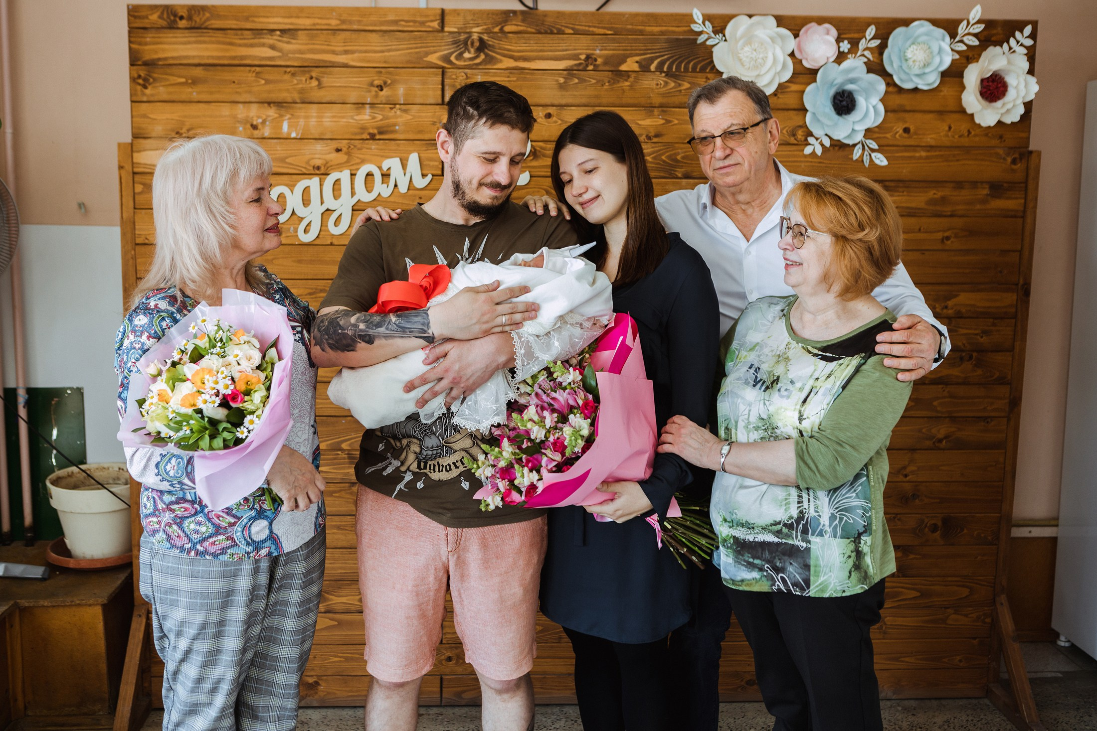 Выписка из Центрального роддома № 2. Фотографы в городе Волгограде — Людмила Агеева и Алексей Околелов