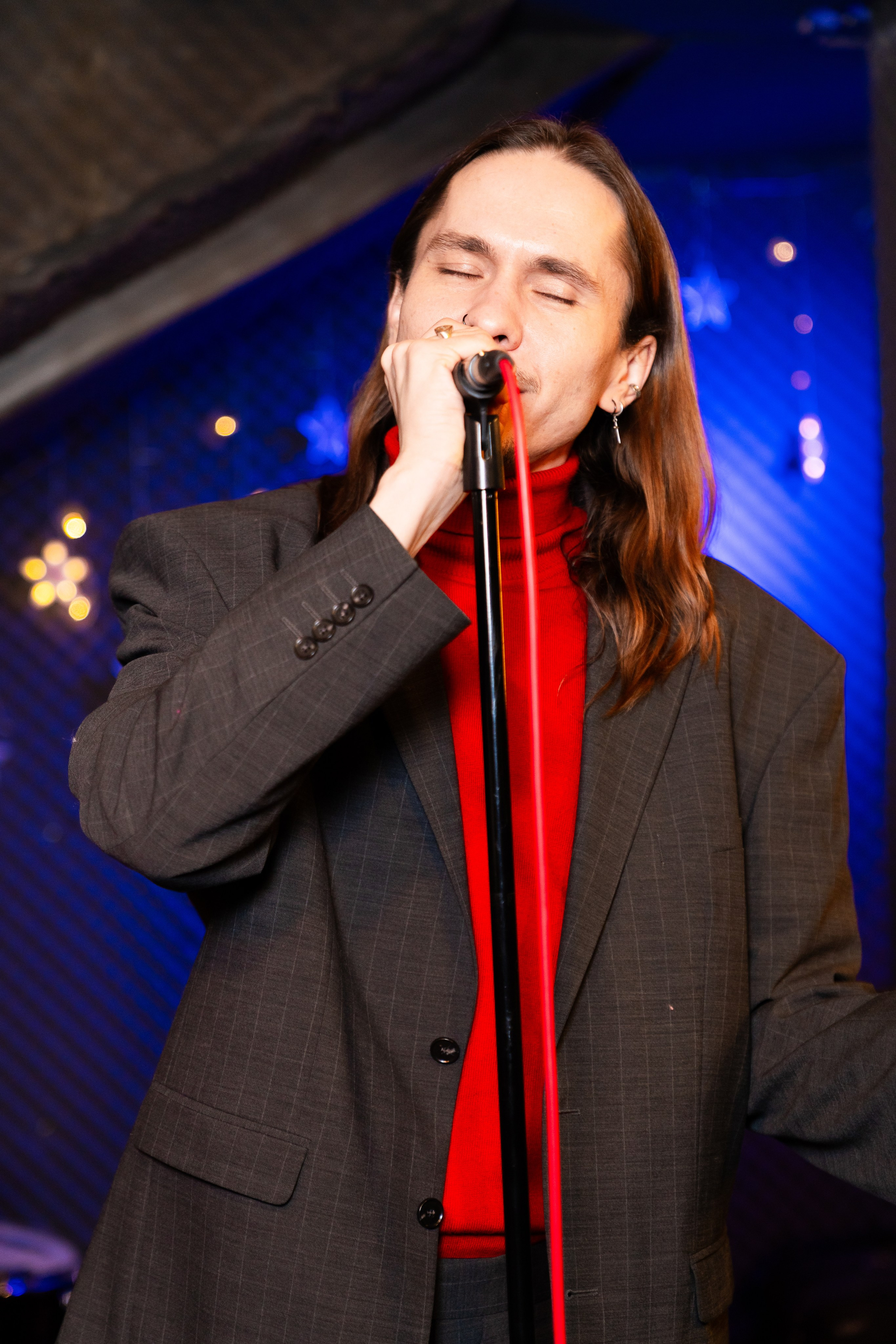 Новый год 2026. Новогодняя ночь 2026 в баре Дебошир (Debaser). Репортажный, street и urban фотограф в Санкт-Петербурге Мальцев Евгений