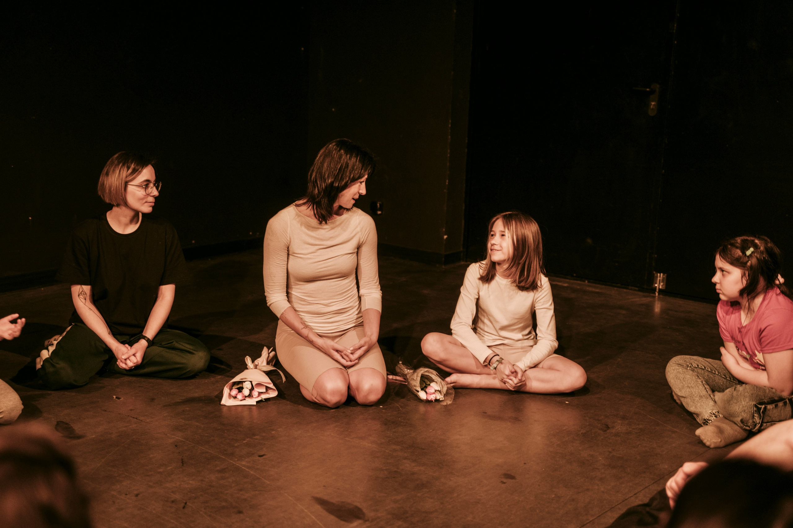 Дети танцуют // моң. Главная