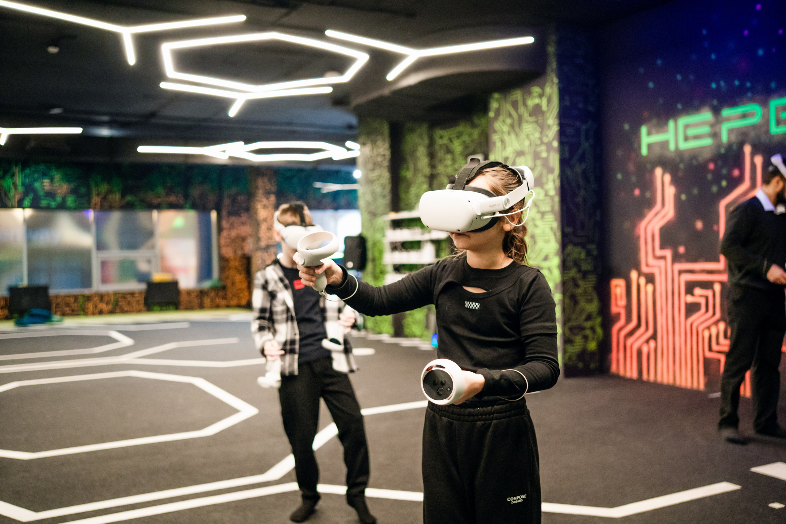 VR (November-December 2024). Felixtones