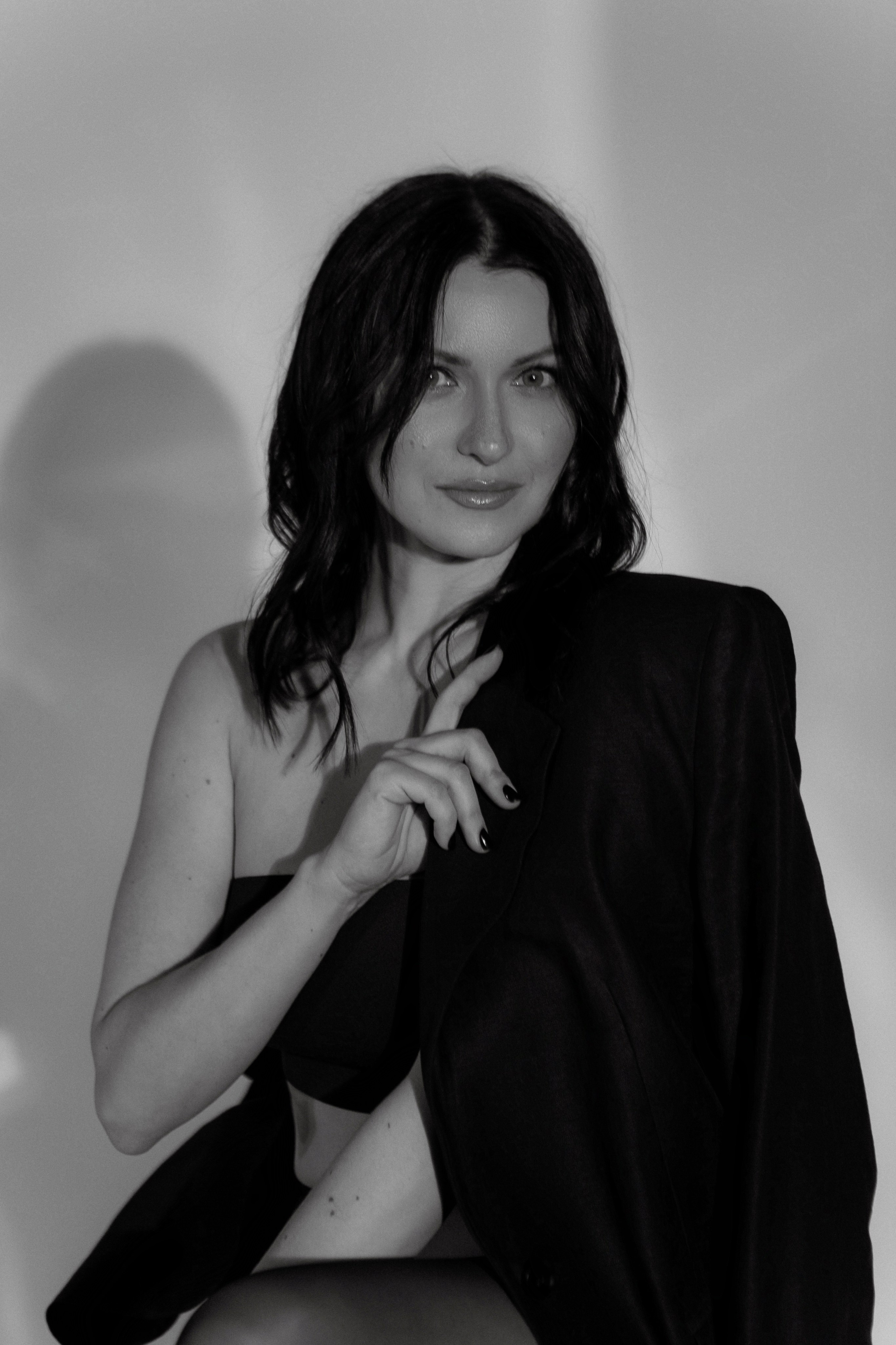 Анна ч/б. Главная