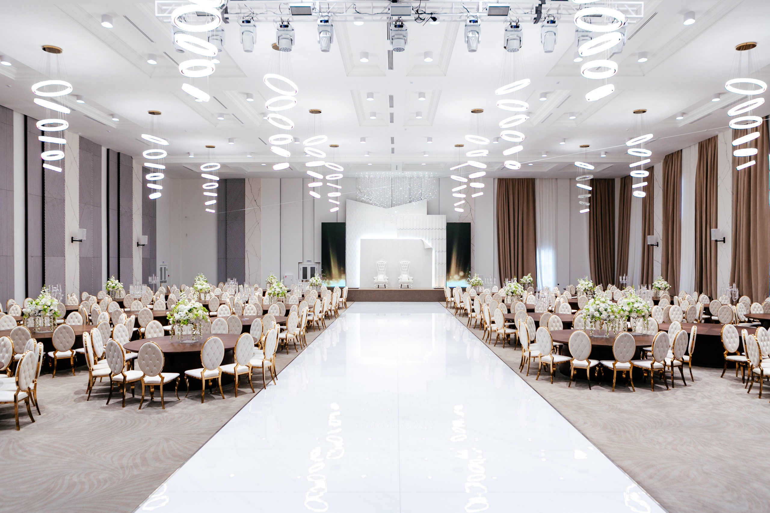 Банкетный зал Grand Holl. Контент фотограф, съемка для маркетплейсов, фуд съемка и репортажи в Новосибирске Ралия Галеева