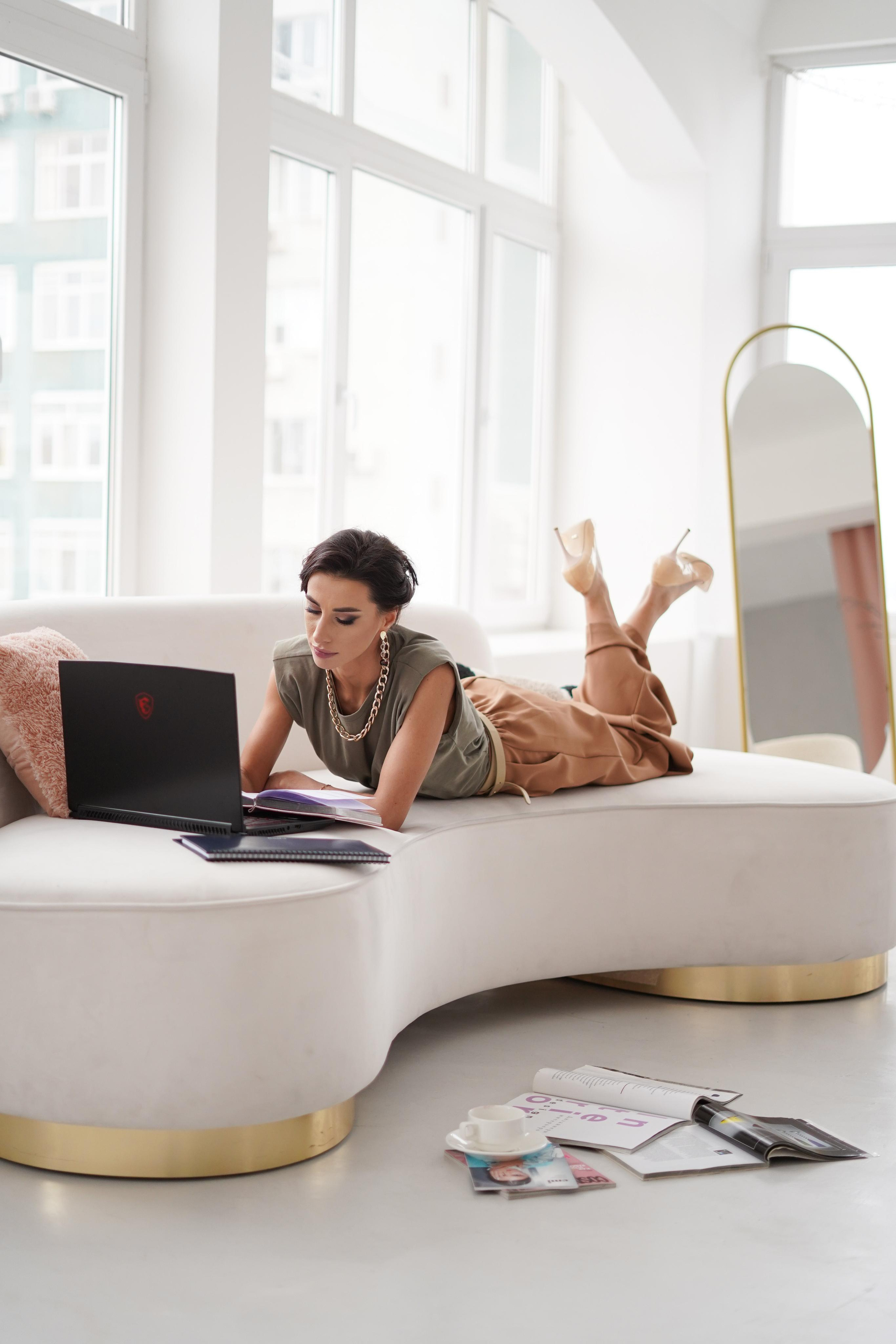 Мастер маникюра — Нина. Контент фотограф в Самаре Гудалова Елена