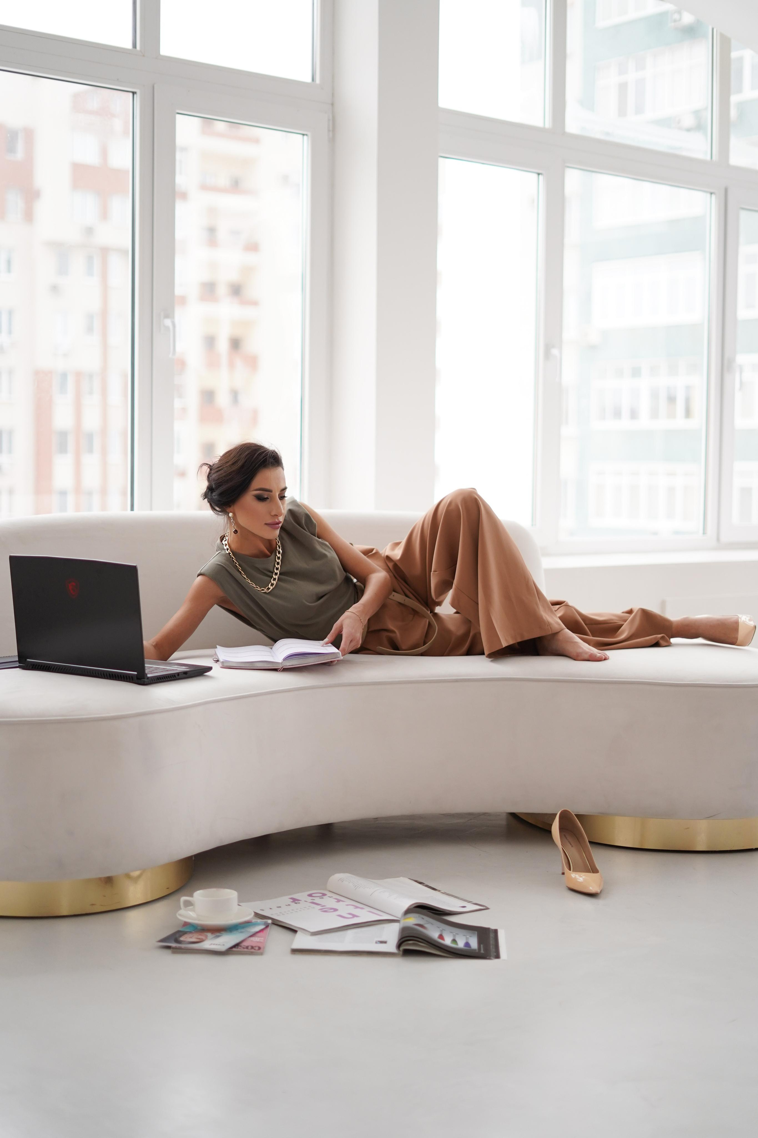 Мастер маникюра — Нина. Контент фотограф в Самаре Гудалова Елена