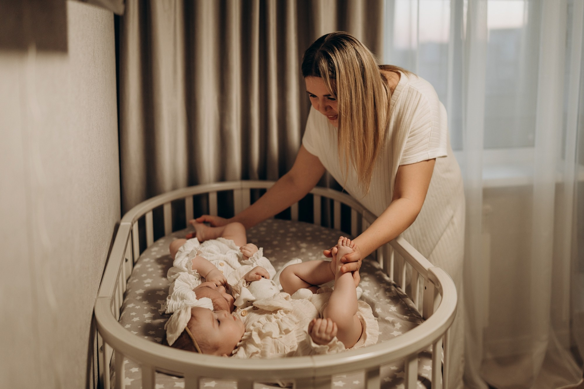 Семейная фотосессия с двойняшками в квартире. Свадебный и репортажный фотограф в Ярославле Евгений Сальников