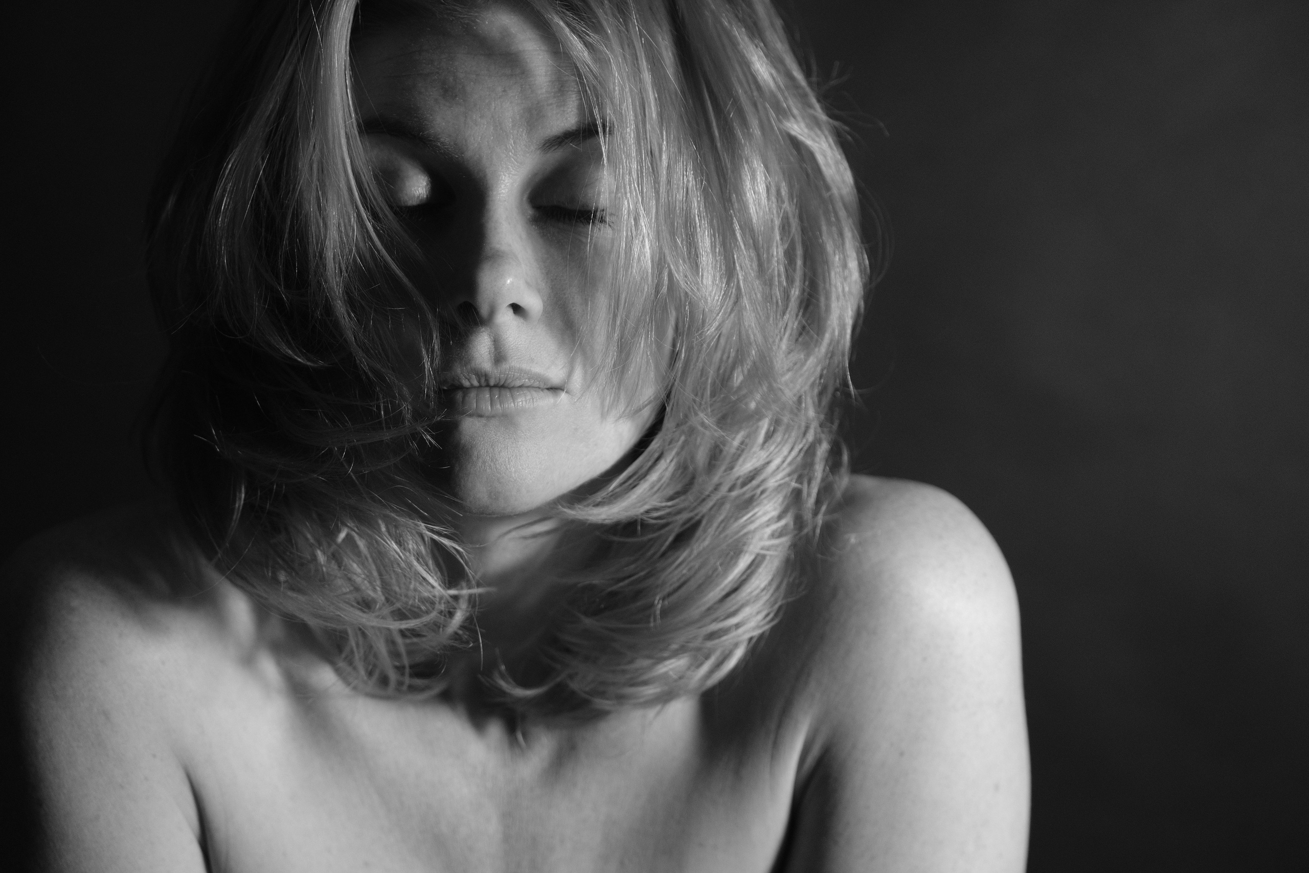 Boudoir Photography. Margarita Rodionova — a contemporary lens-based artist currently working in Cancun, Mexico