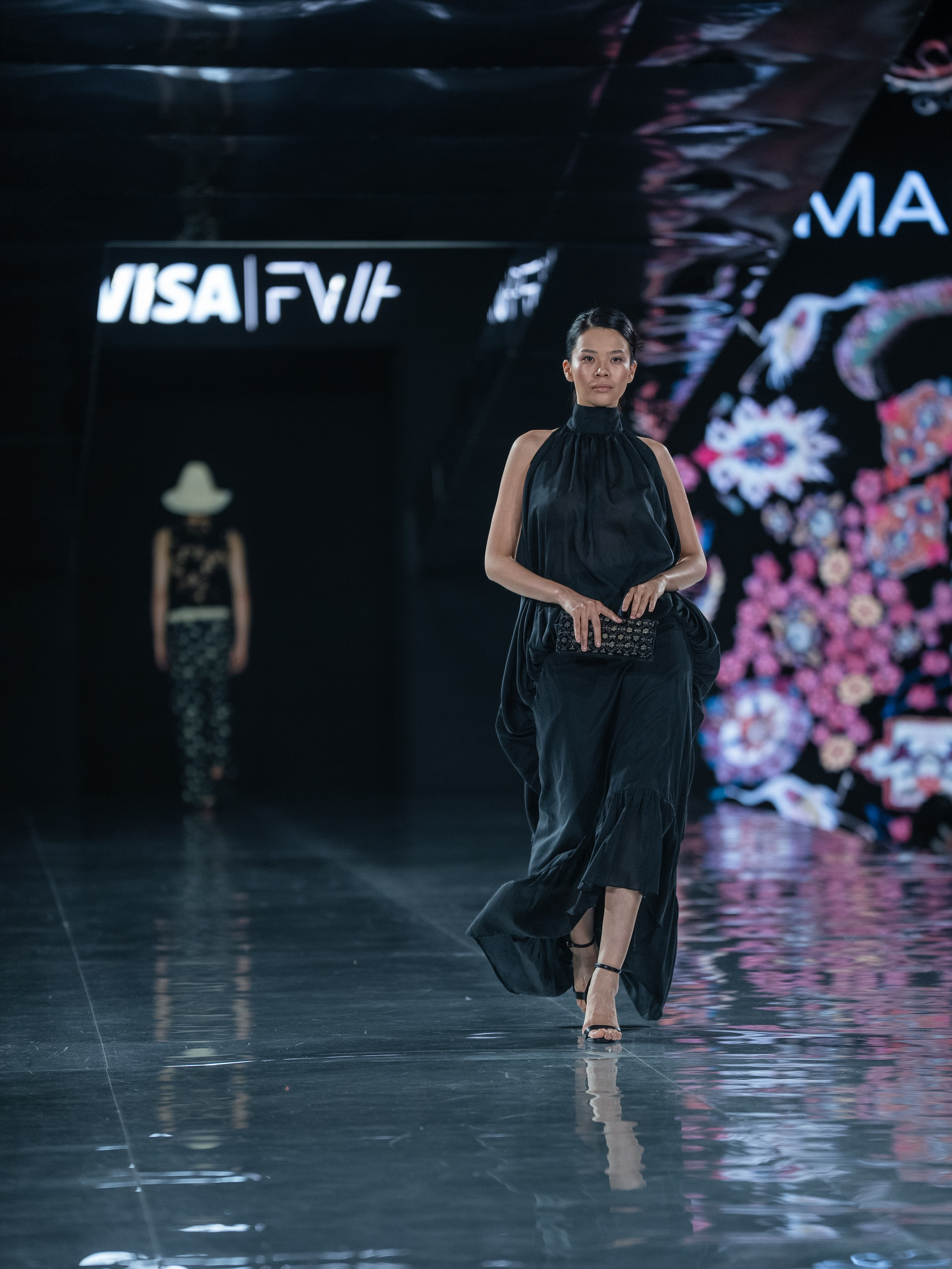 Visa Fashion Week Pre-Fall Mariko. Сайт Алматинского НЮ АРТ, будуар и фэшн фотографа Дениса Карпенко