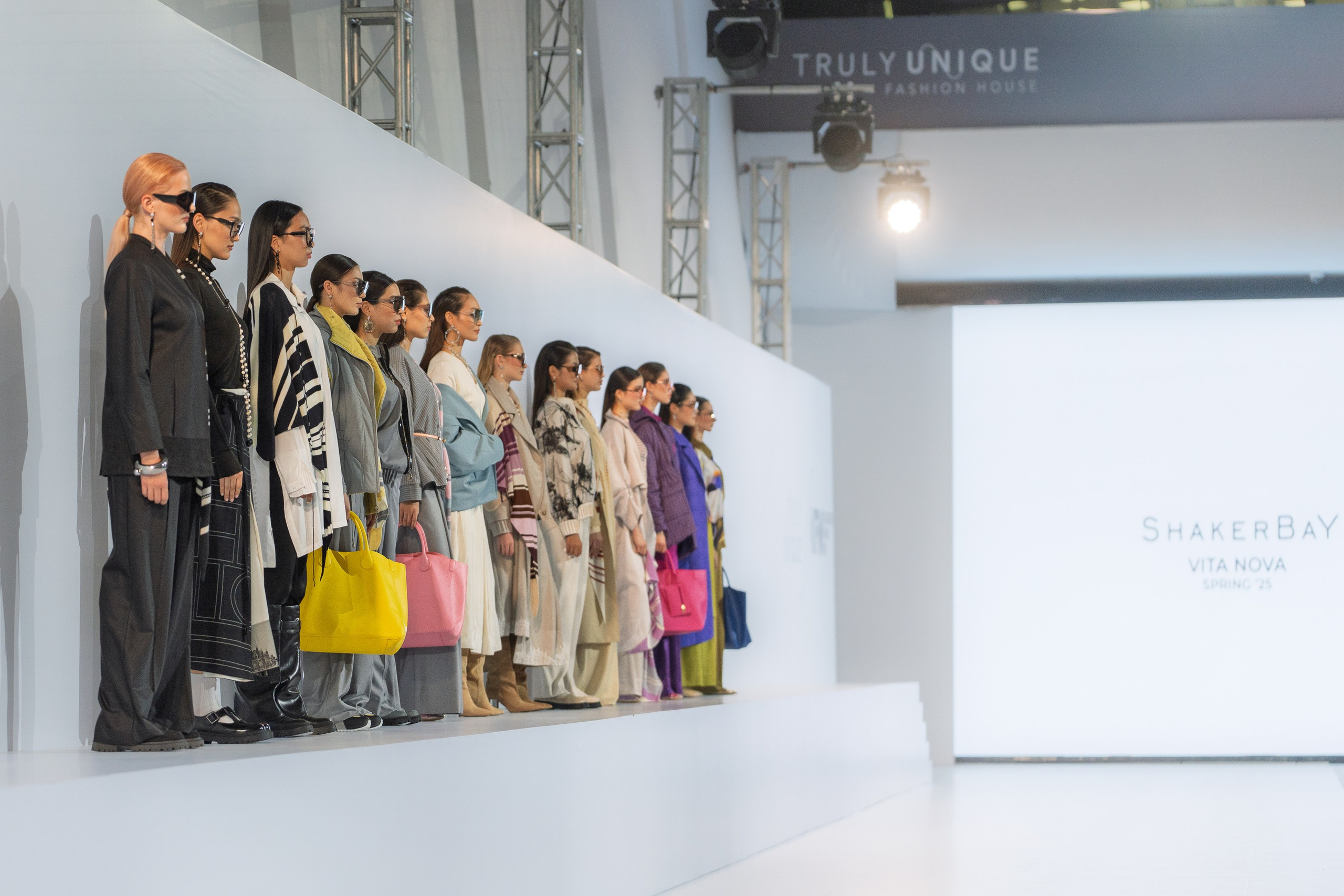 Shakerbay Vita Nova. Сайт Алматинского НЮ АРТ, будуар и фэшн фотографа Дениса Карпенко