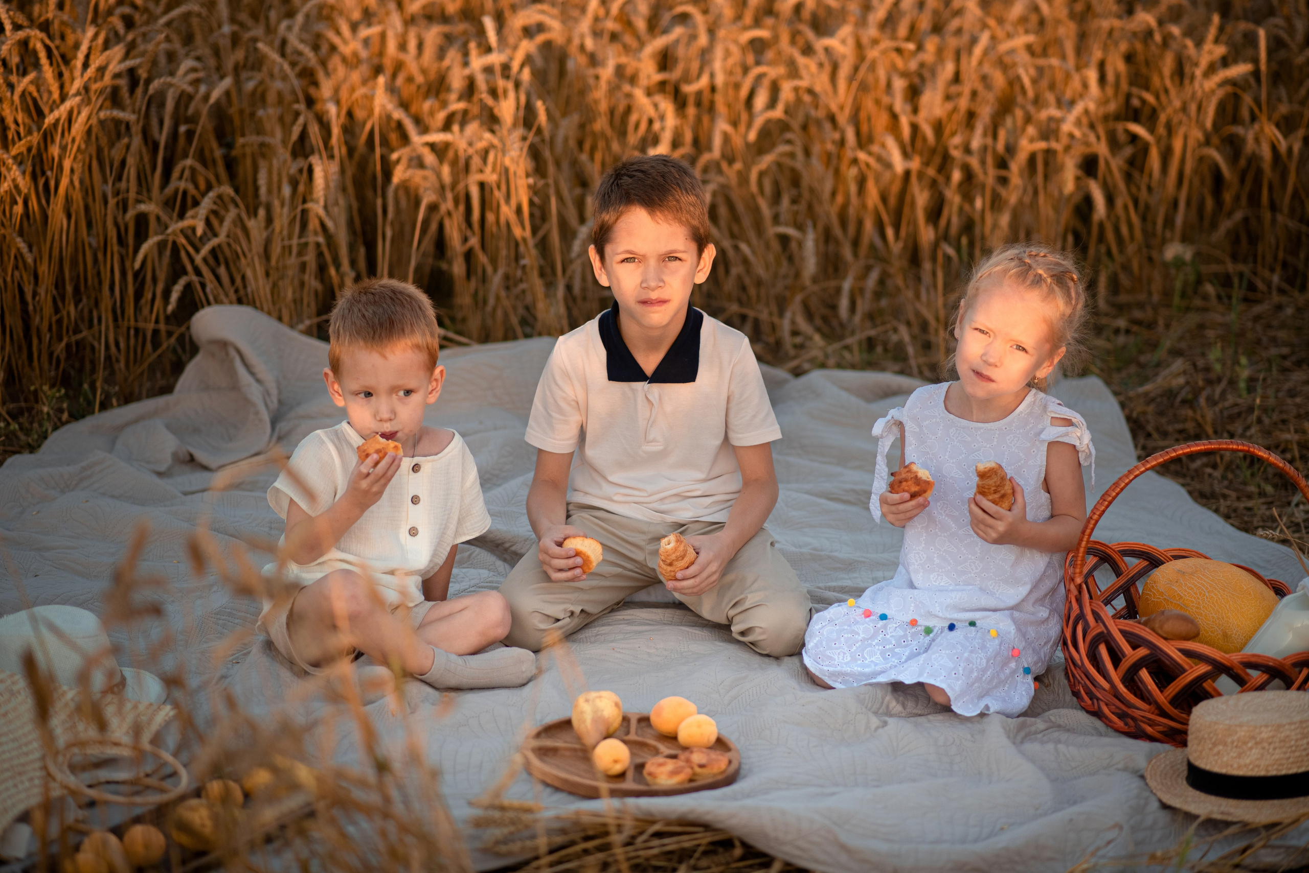 Семейная фотосессия в пшеничном поле. Семейный и детский фотограф в Туле Светлана Воронкова