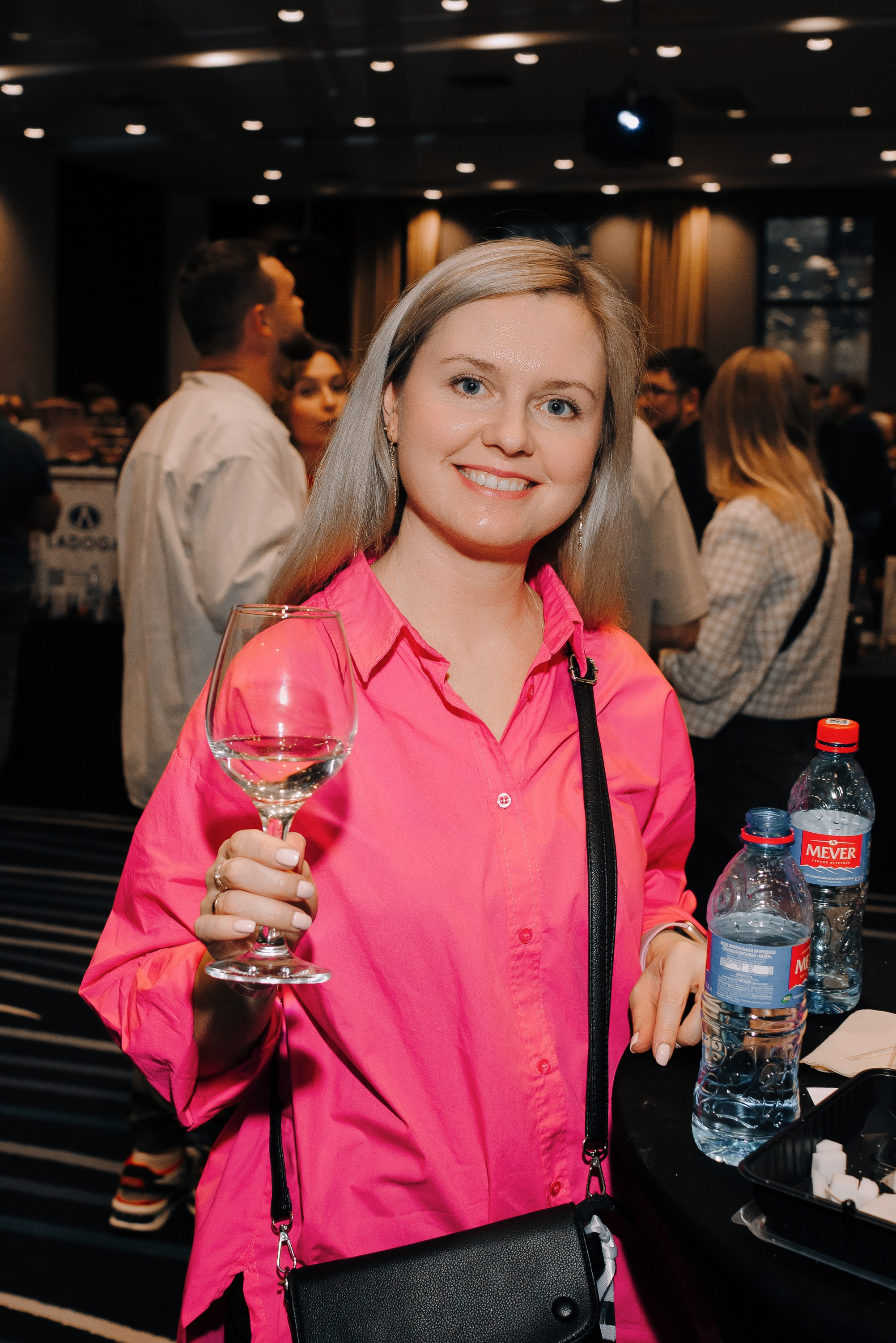 ФЕСТИВАЛЬ ВИНА И КРЕПКИХ НАПИТКОВ МАВТ-ВИНОТЕКА. Репортажный фотограф Зуев Роман г. Челябинск