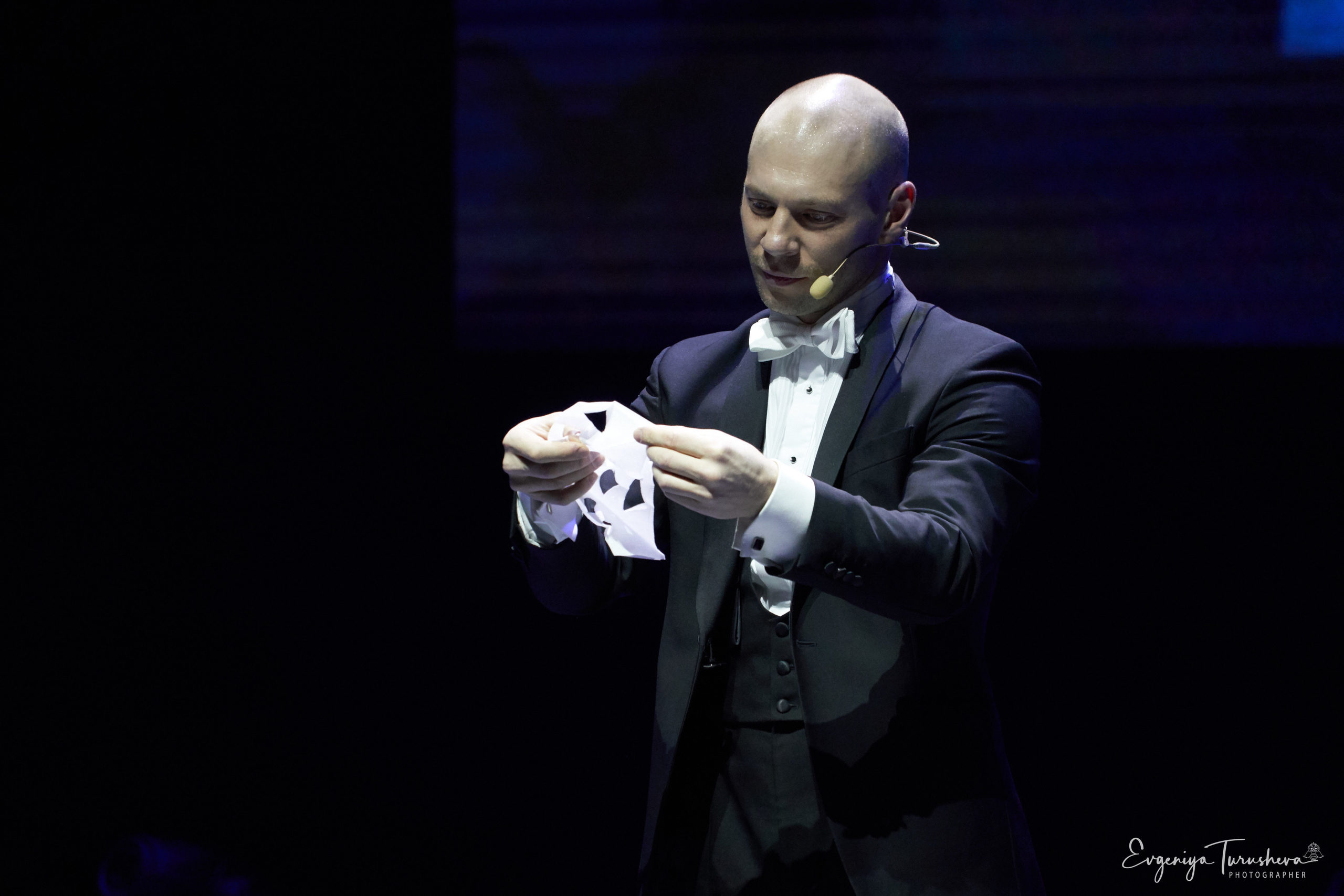 Иллюзионное шоу Артема Щукина в Планете КВН (январь 2020). Фотограф Евгения Турушева