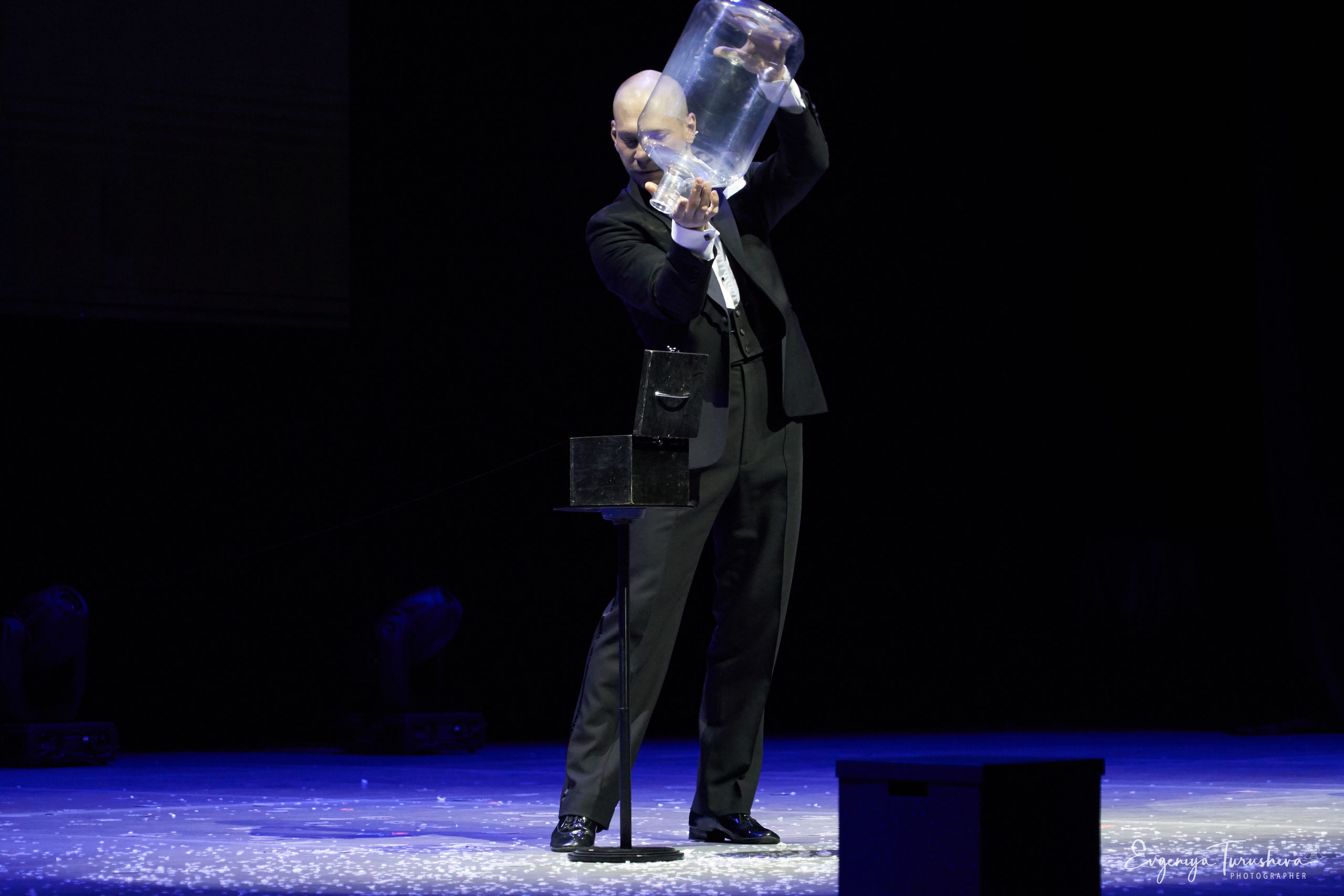 Иллюзионное шоу Артема Щукина в Планете КВН (январь 2020). Фотограф Евгения Турушева