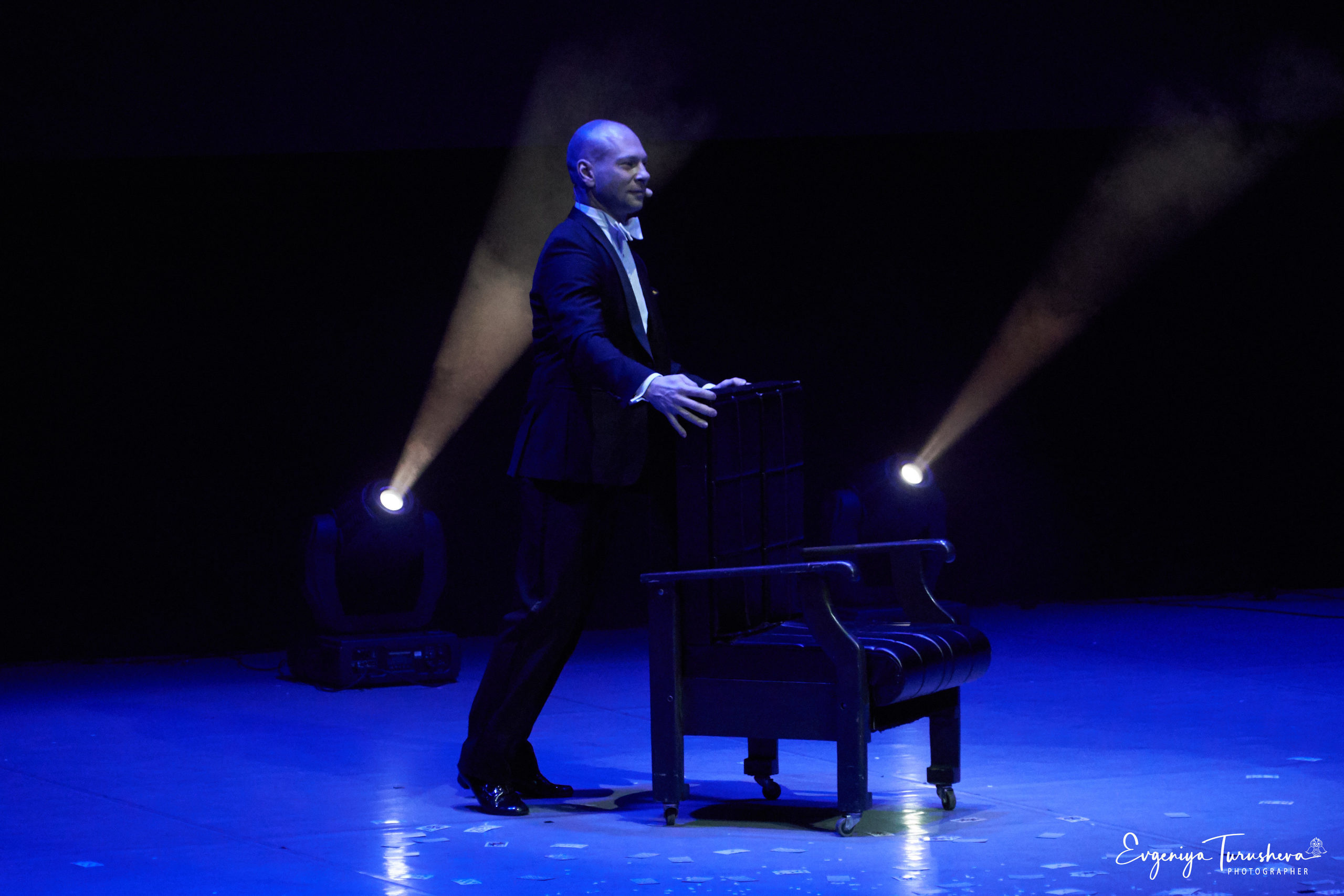 Иллюзионное шоу Артема Щукина в Планете КВН (январь 2020). Фотограф Евгения Турушева