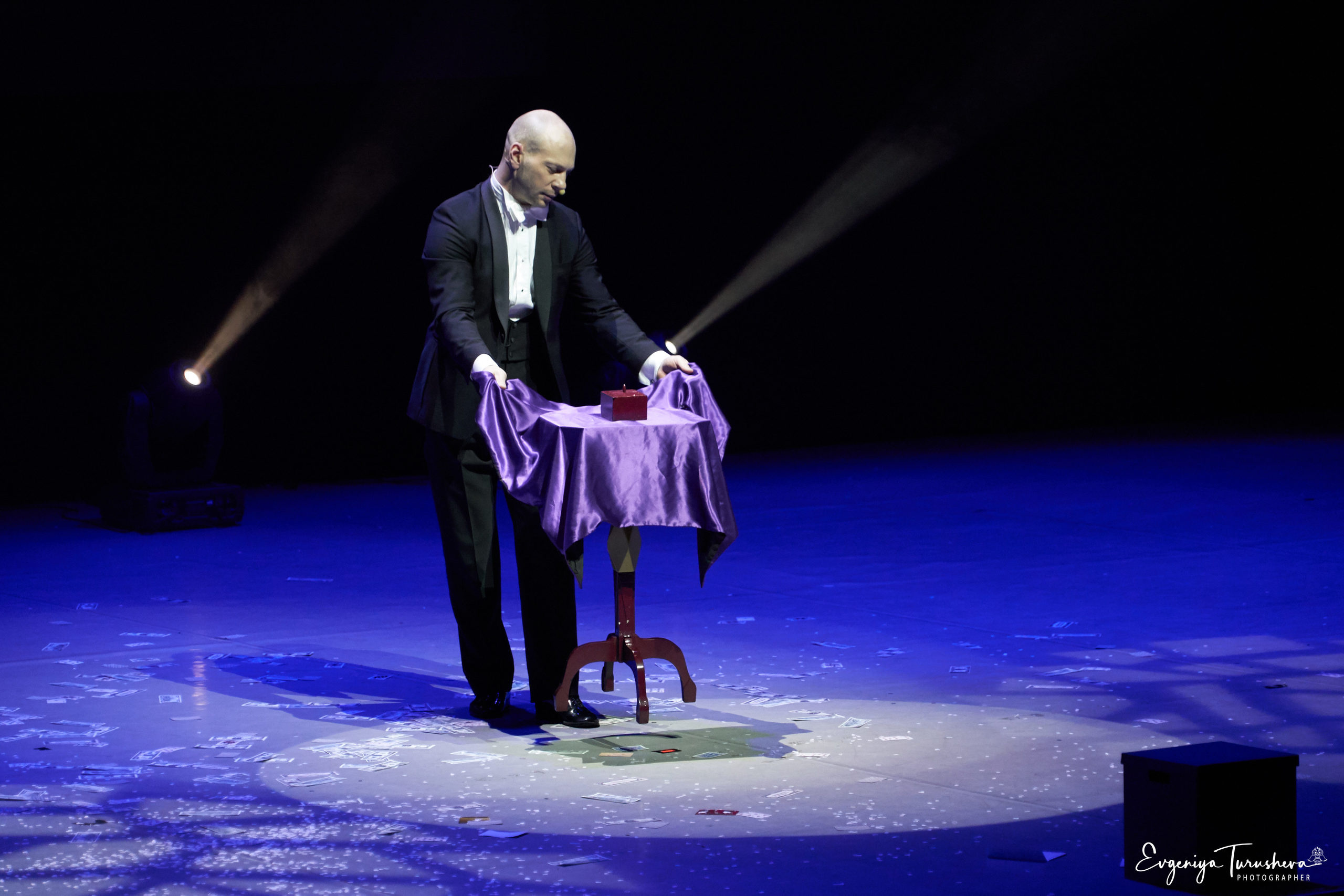 Иллюзионное шоу Артема Щукина в Планете КВН (январь 2020). Фотограф Евгения Турушева