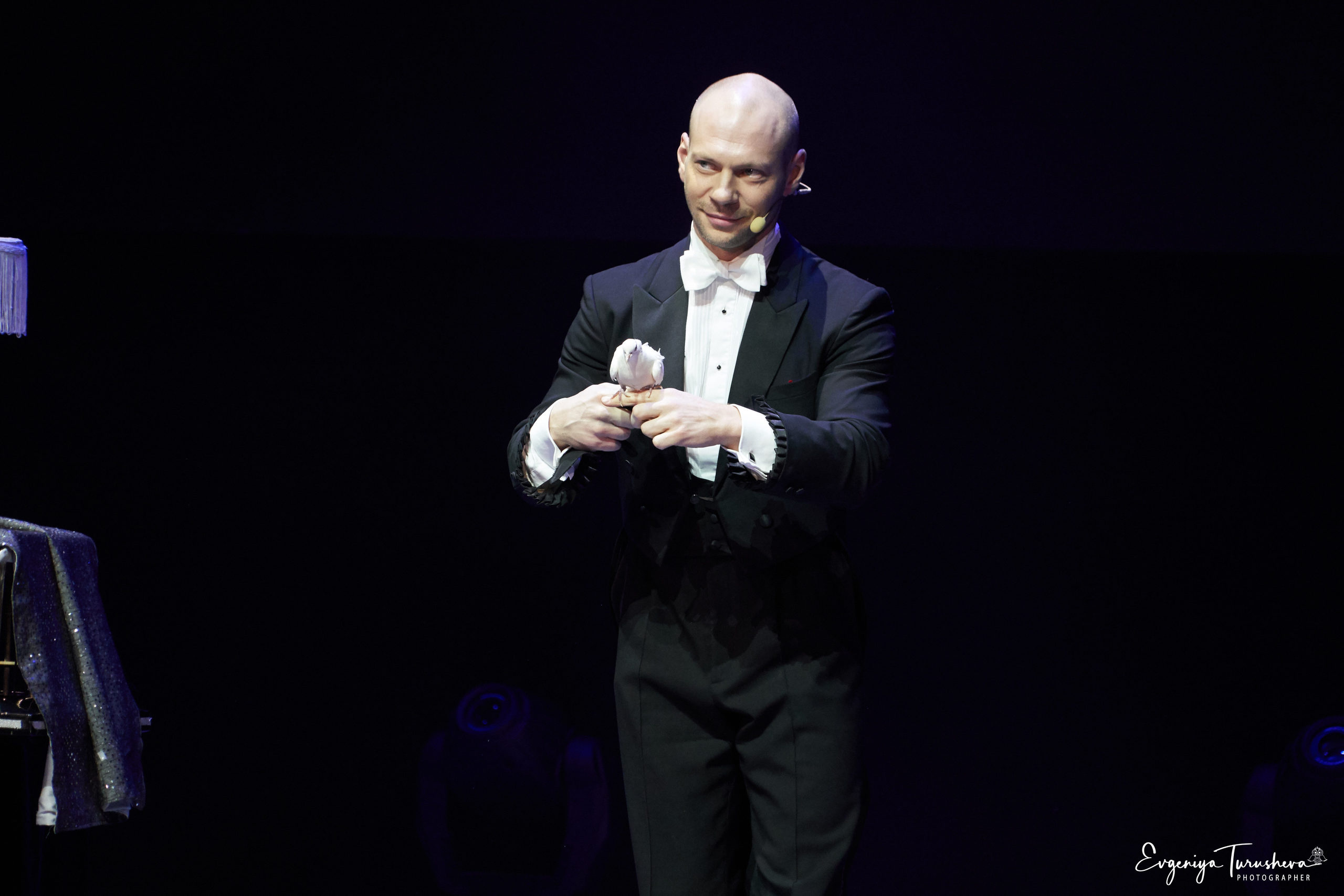 Иллюзионное шоу Артема Щукина в Планете КВН (январь 2020). Фотограф Евгения Турушева