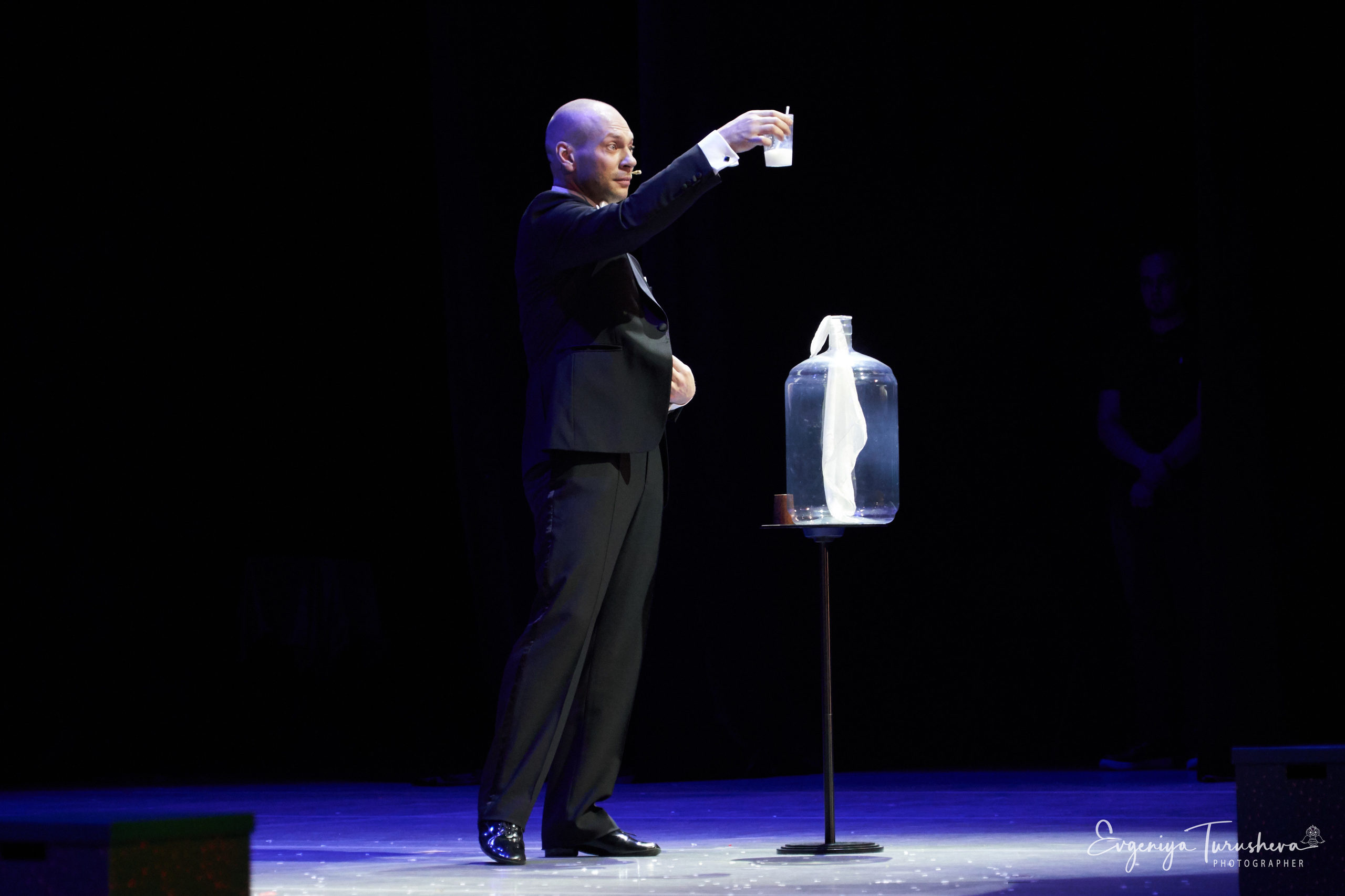 Иллюзионное шоу Артема Щукина в Планете КВН (январь 2020). Фотограф Евгения Турушева