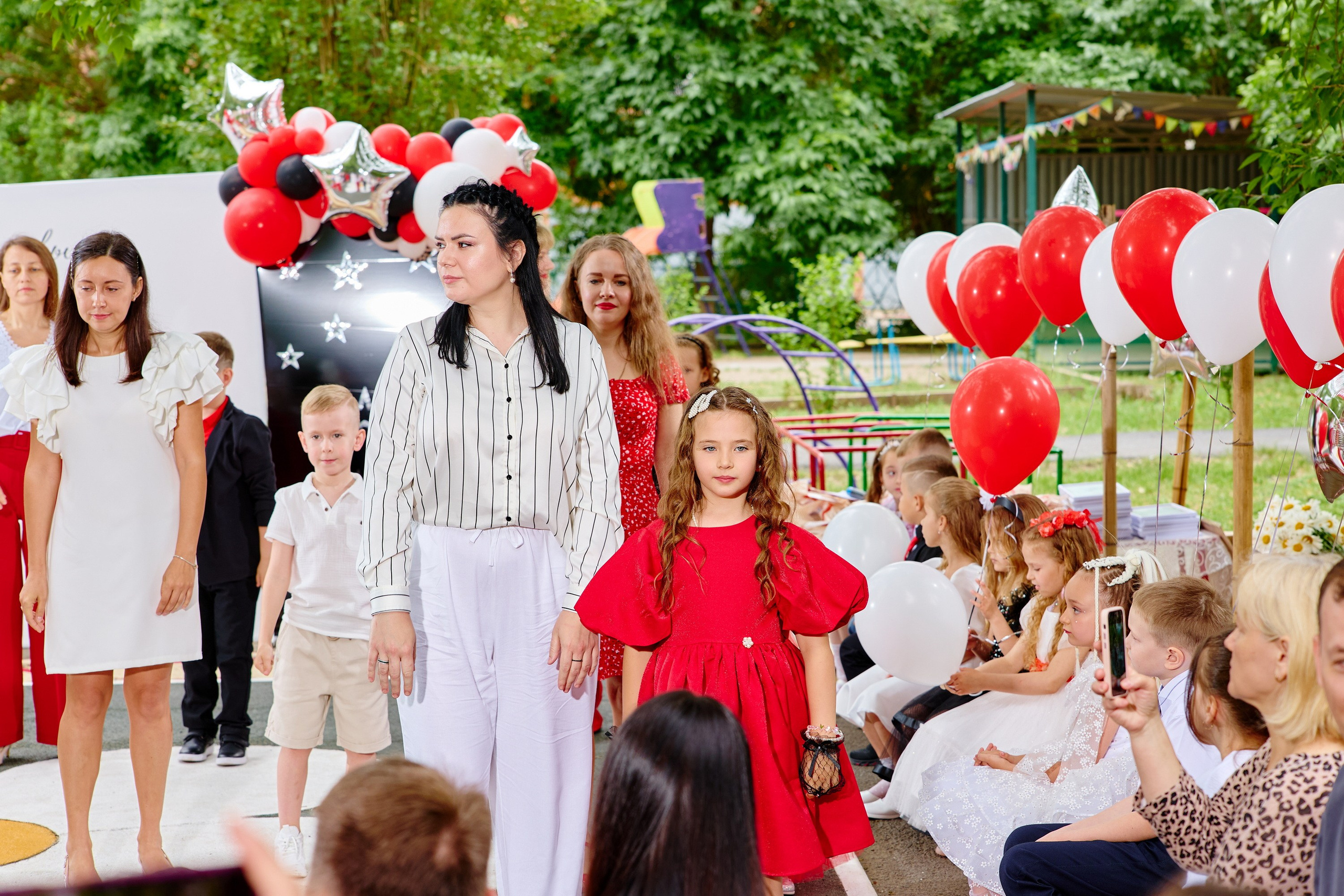 Выпускной 45 сад. Фотограф Выпускные альбомы Таганрог Сергей Коробченко
