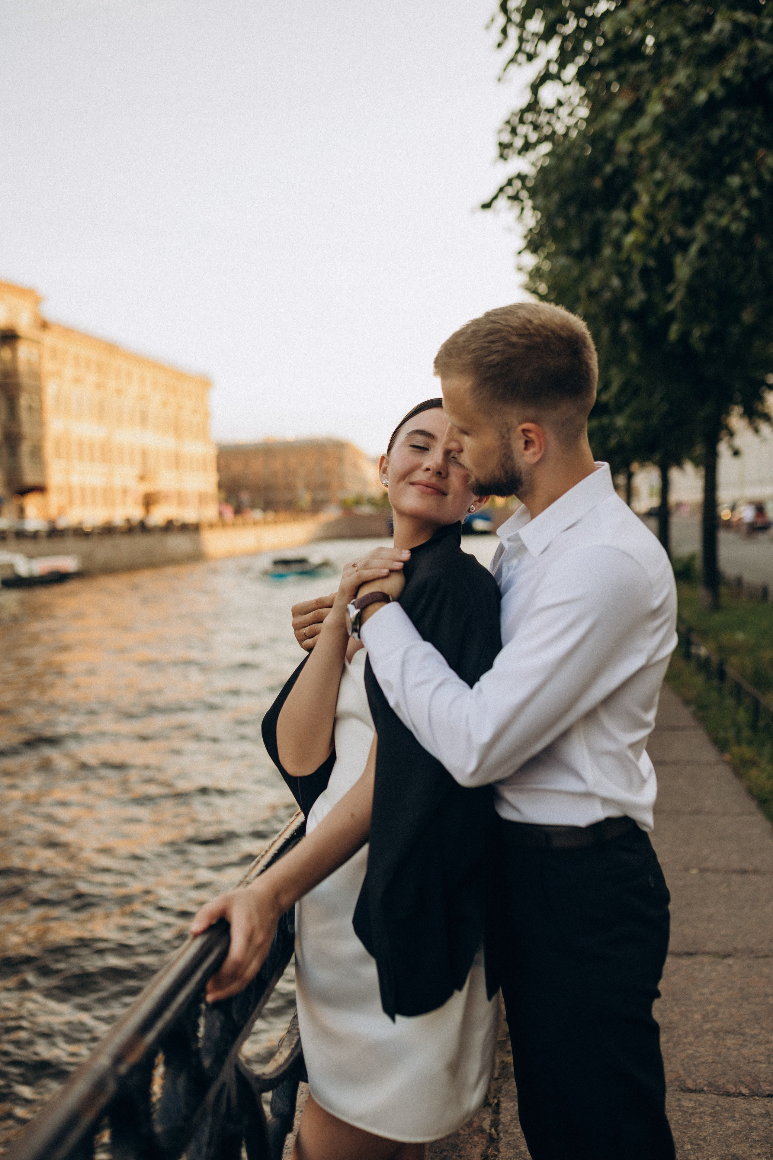 Костя и Лиза|прогулка + катер. Свадебный и love story фотограф в Санкт-Петербурге