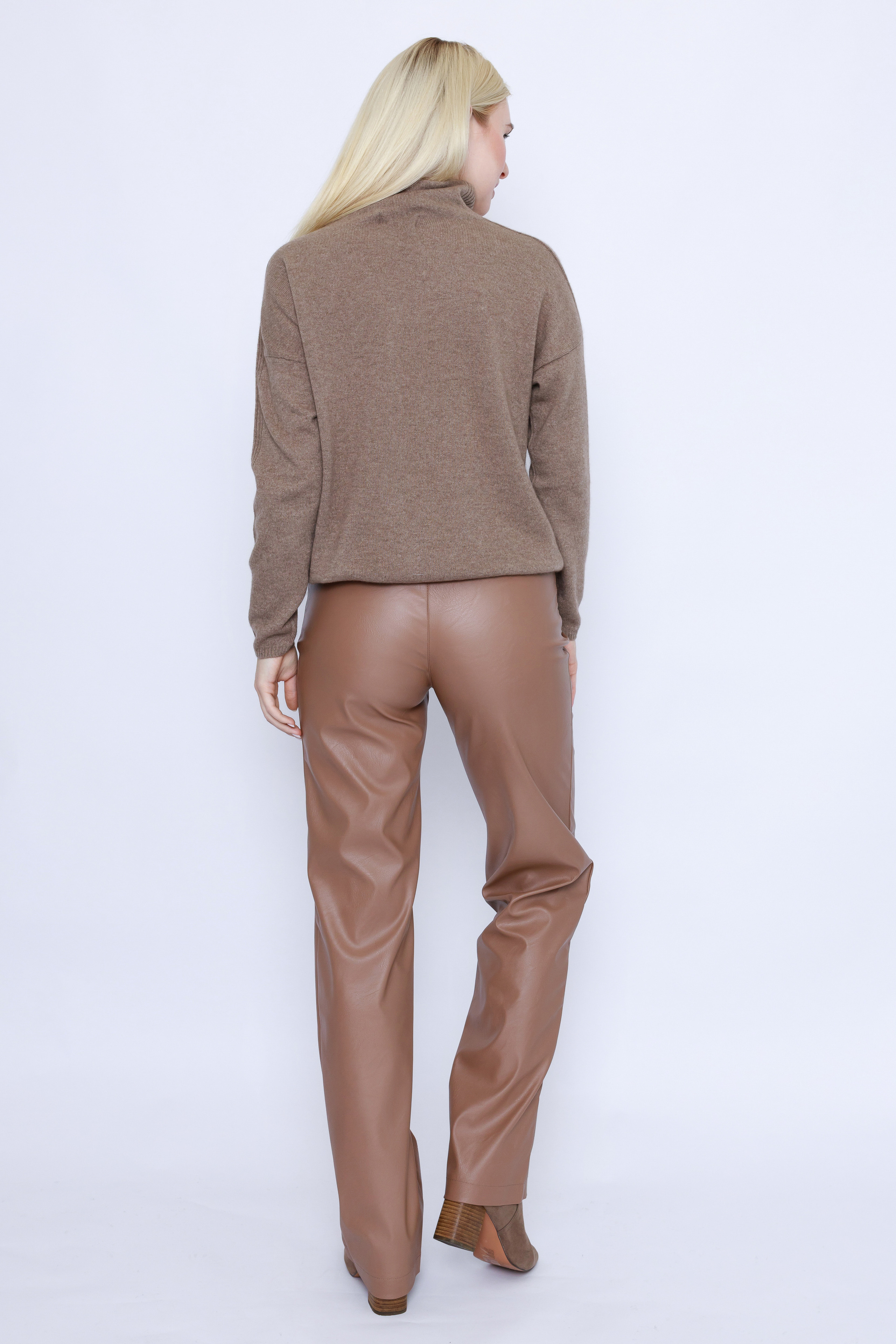 Съемка для KHAN Cashmere. Фотограф Виктория Плотницкая