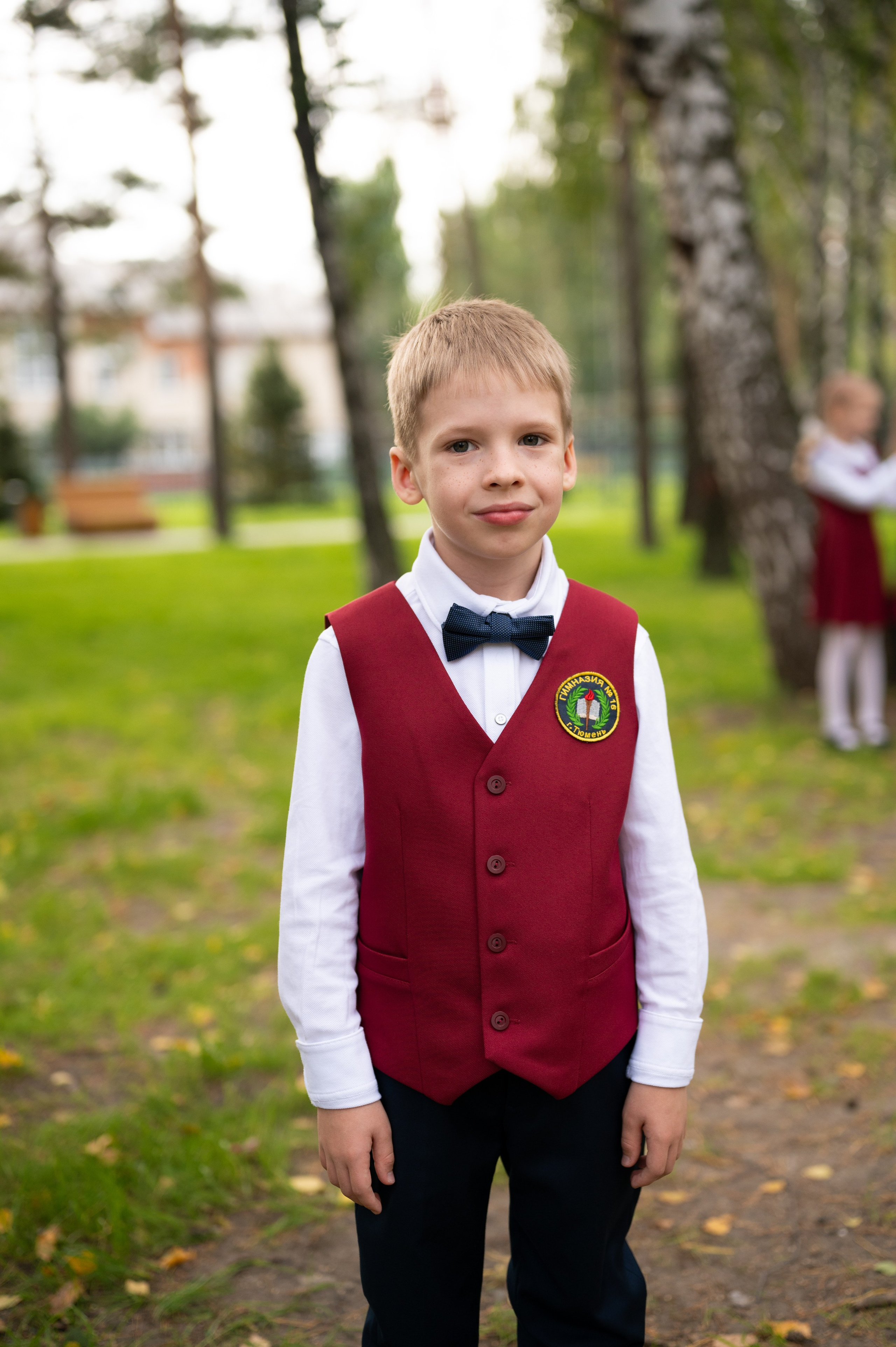 1 сентября 16 гимназия 2 класс (линейка + в классе+ на улице). Фотограф новорожденных, семейный детский в Тюмени Татьяна Морозова