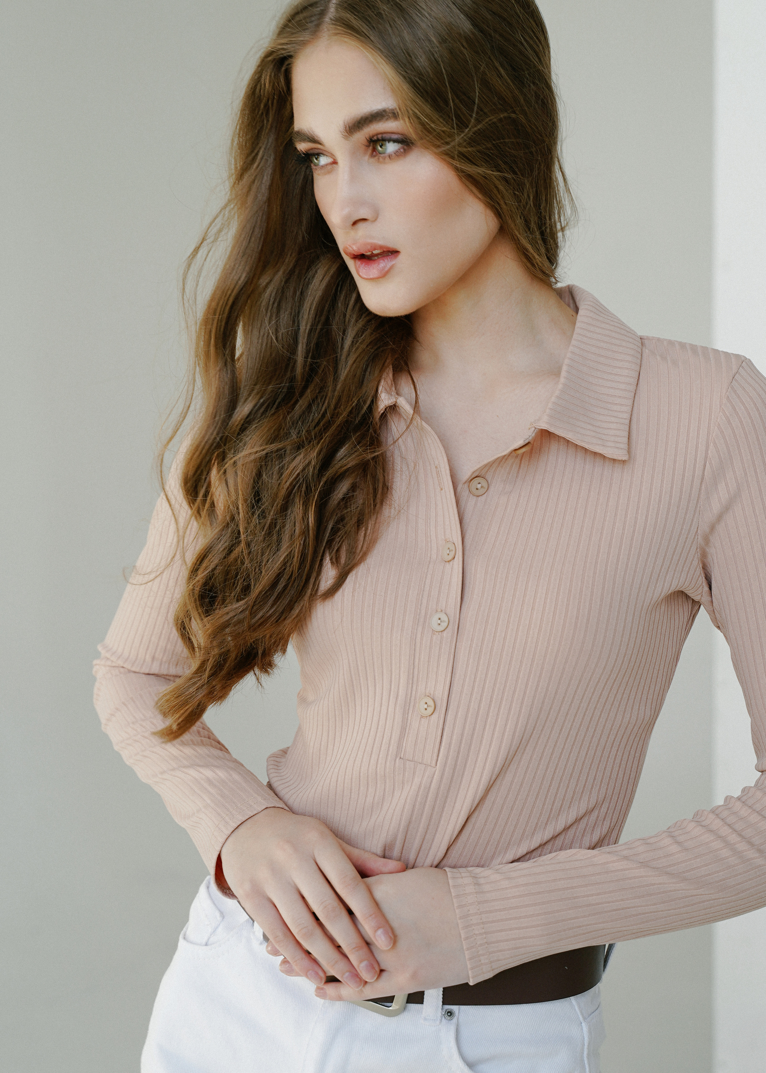 Модельная съемка боди для маркетплейсов. Фотограф Алина Кудри