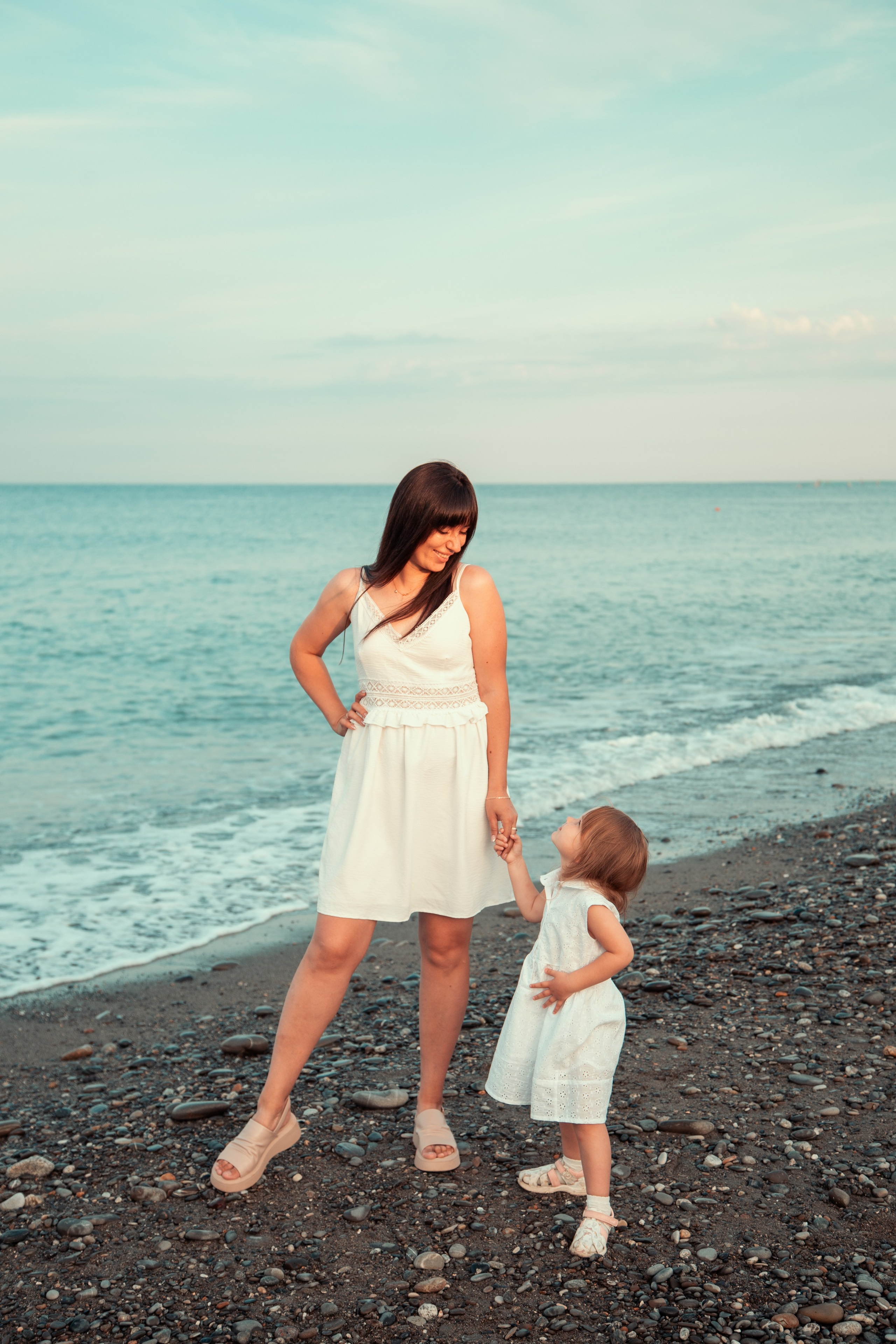 Завтрак у моря в Лоо на пляже «Горный Воздух». Семейный фотограф в Сочи, Лоо, Дагомысе, Вардане Кучумова Олеся