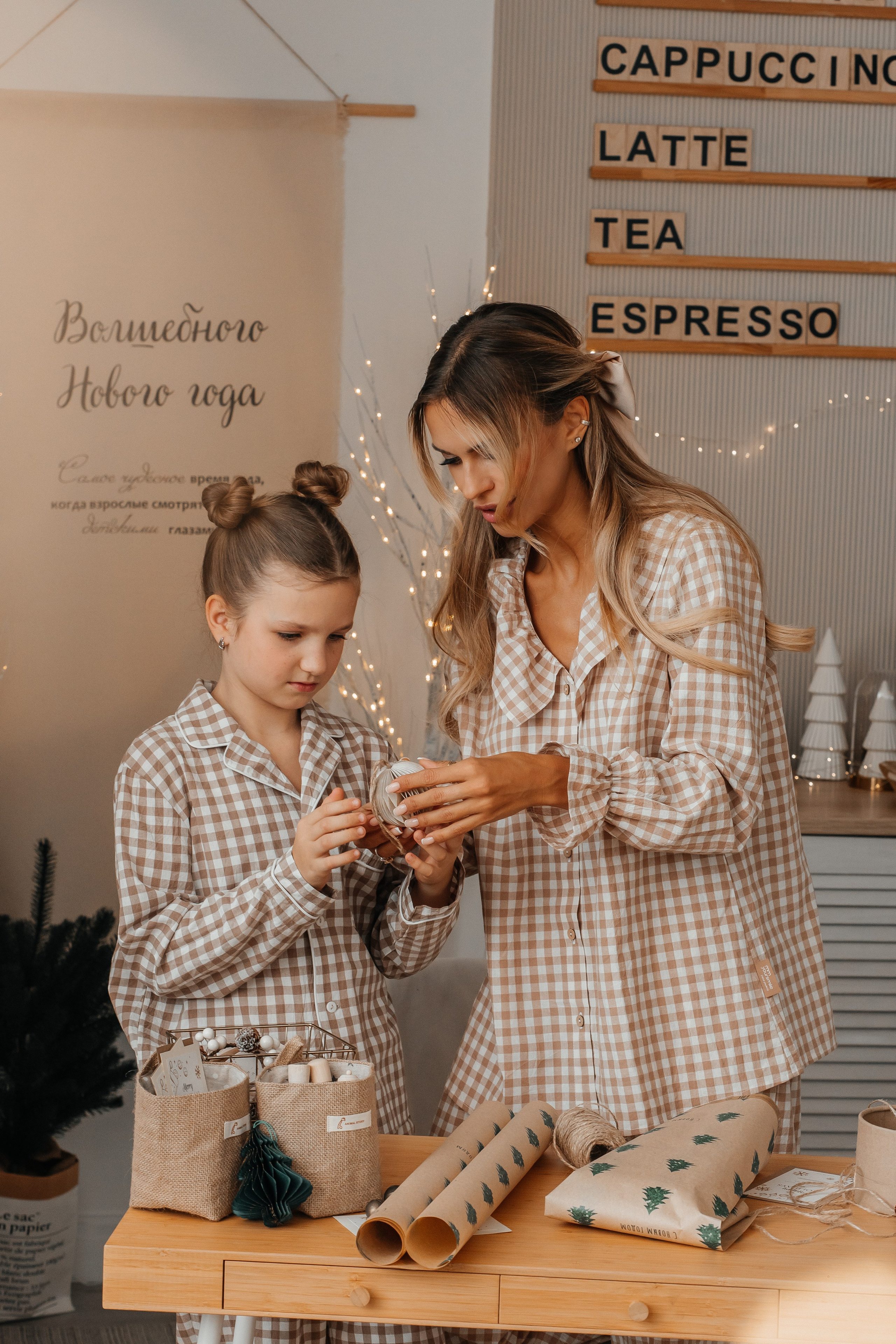 Новогодняя фотосессия в студии в Сочи. Семейный фотограф в Сочи, Лоо, Дагомысе, Вардане Кучумова Олеся