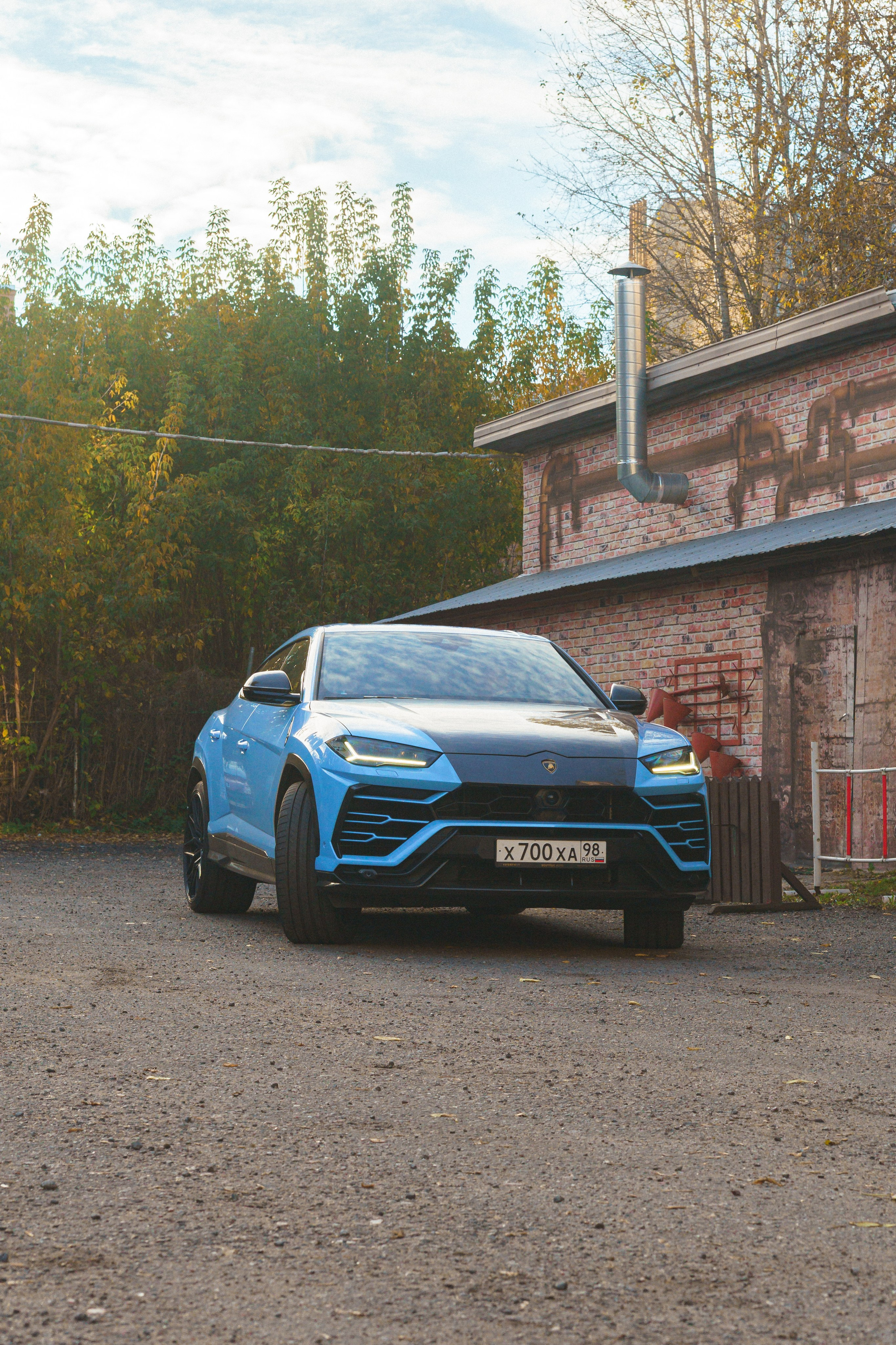 Романа Ляпин — Ferrari F12berlinetta и Lamborghini URUS