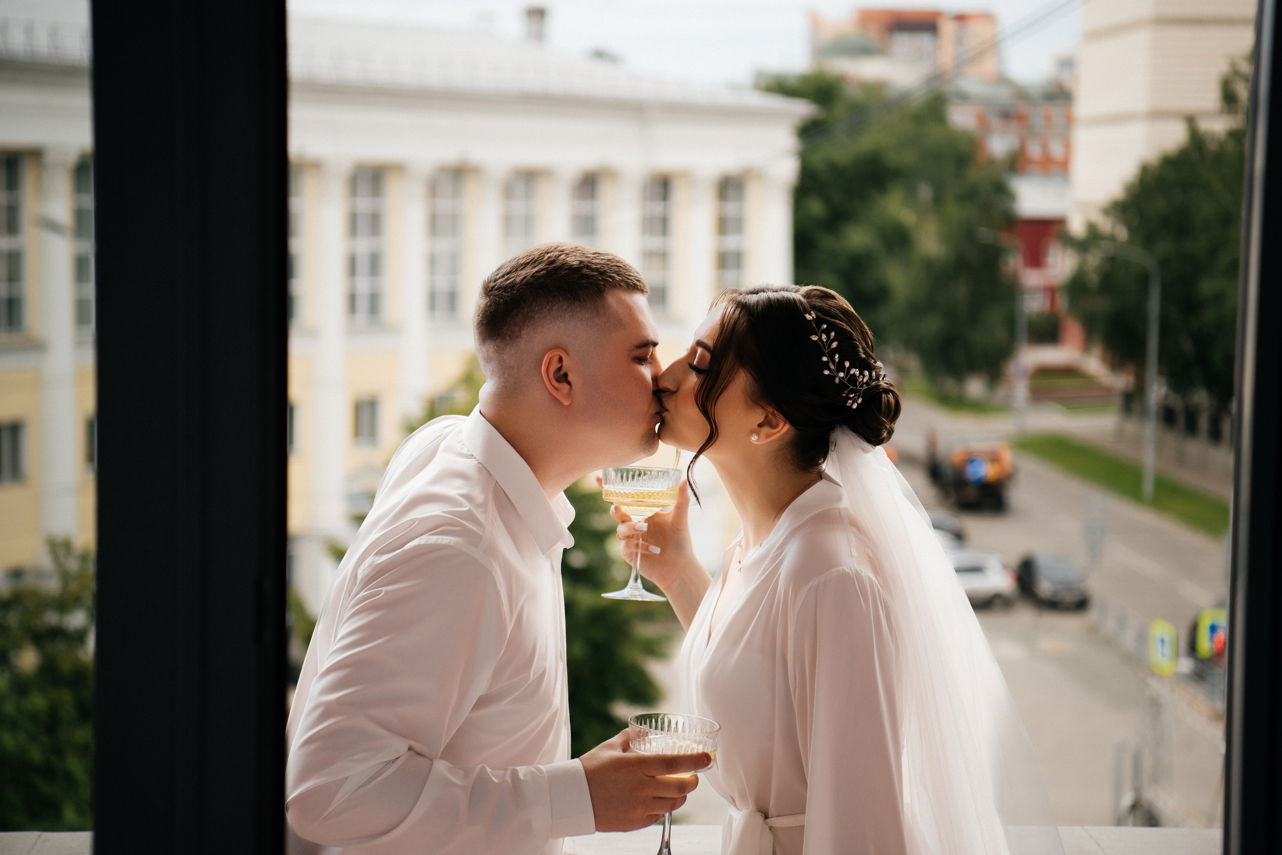 alt="Свадебная фотосессия в Барнауле. Свадебный фотограф Анна Глухова"