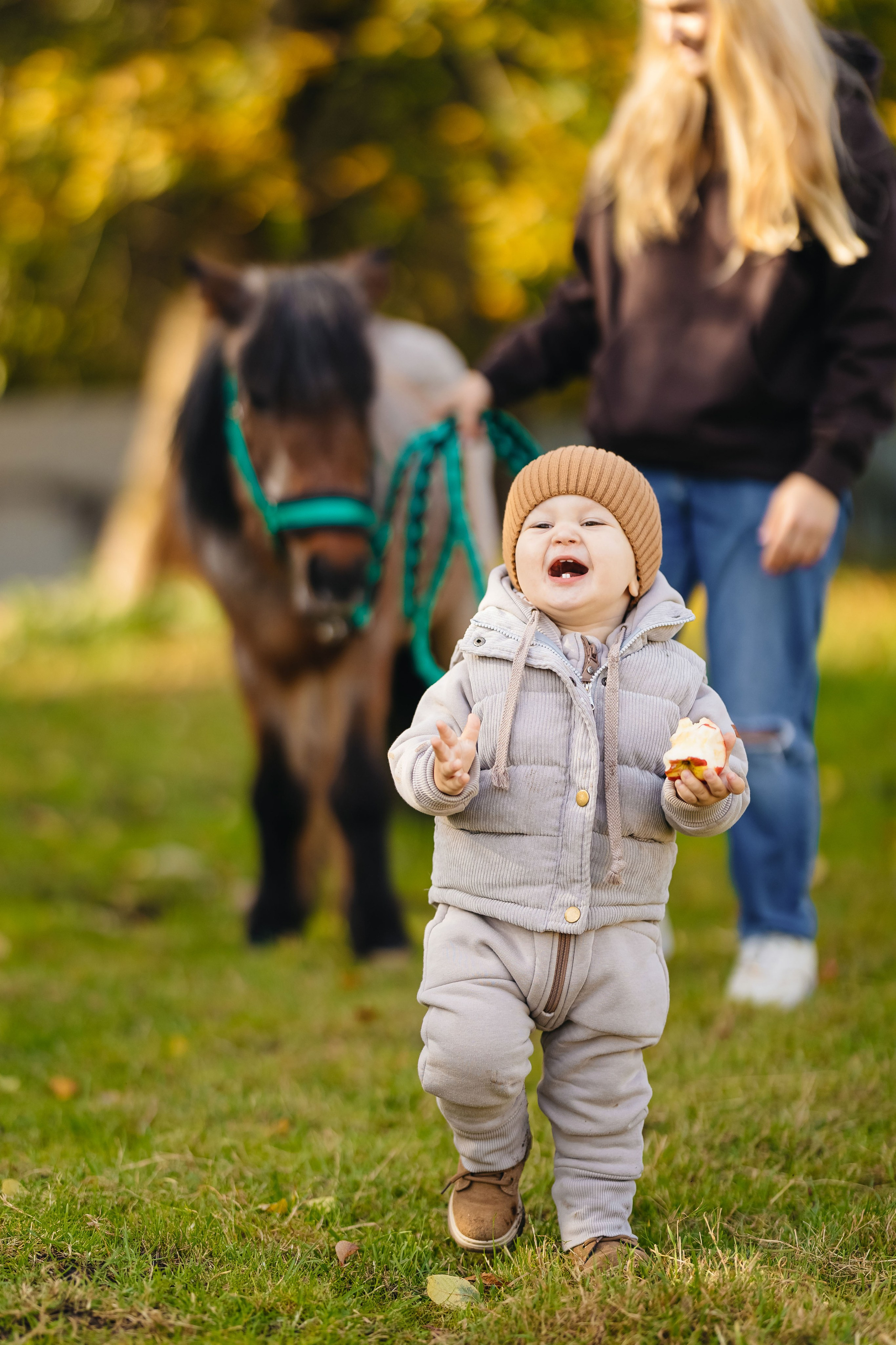 2024.10.02 Илья и лошадка. Ирина Бешляга. Фотограф в Москве и по всей России