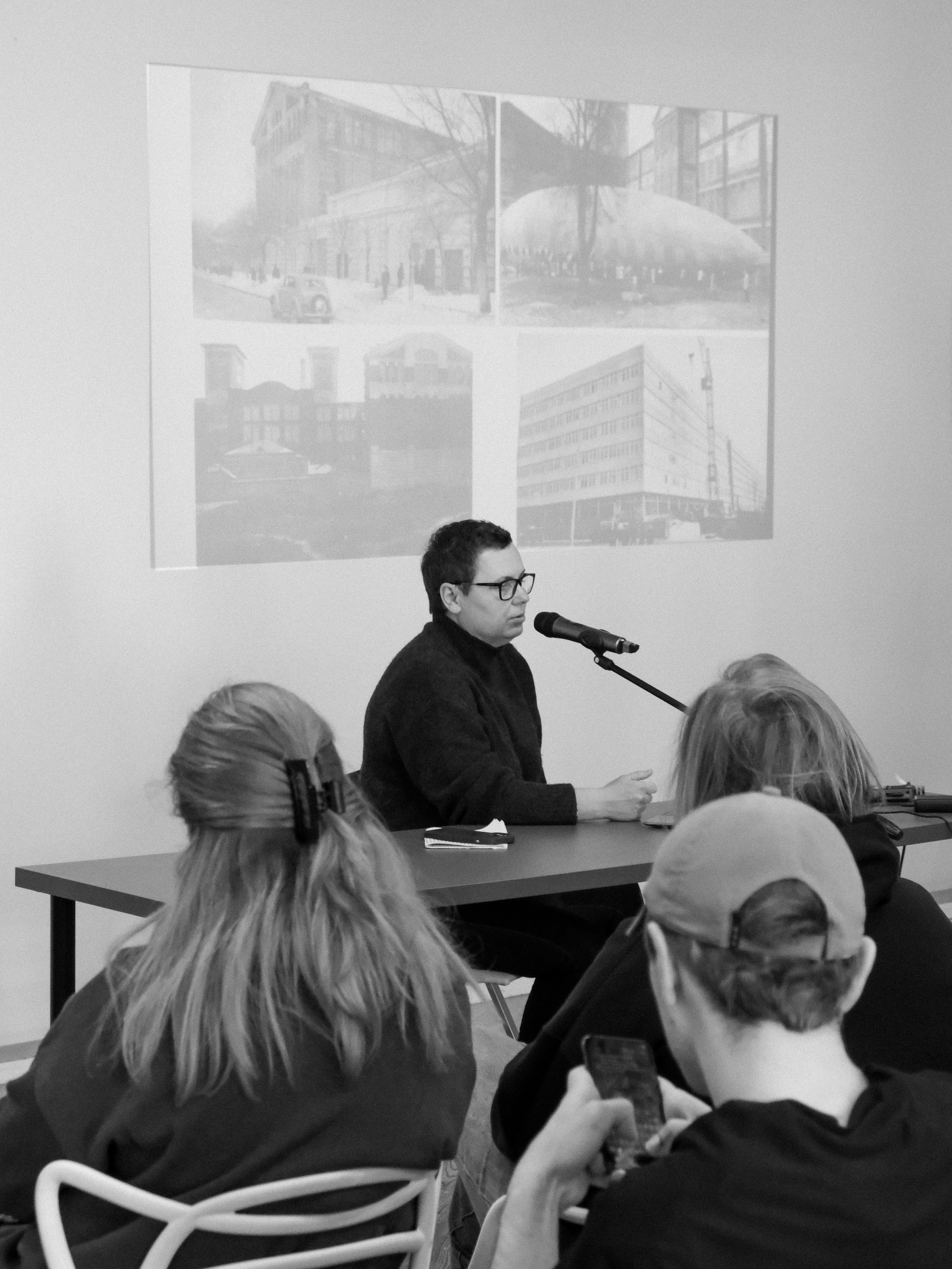 Прогулка с архитектором на диване: жилой комплекс «Садовые кварталы». Михаил Мулач | Архитектурный фотограф