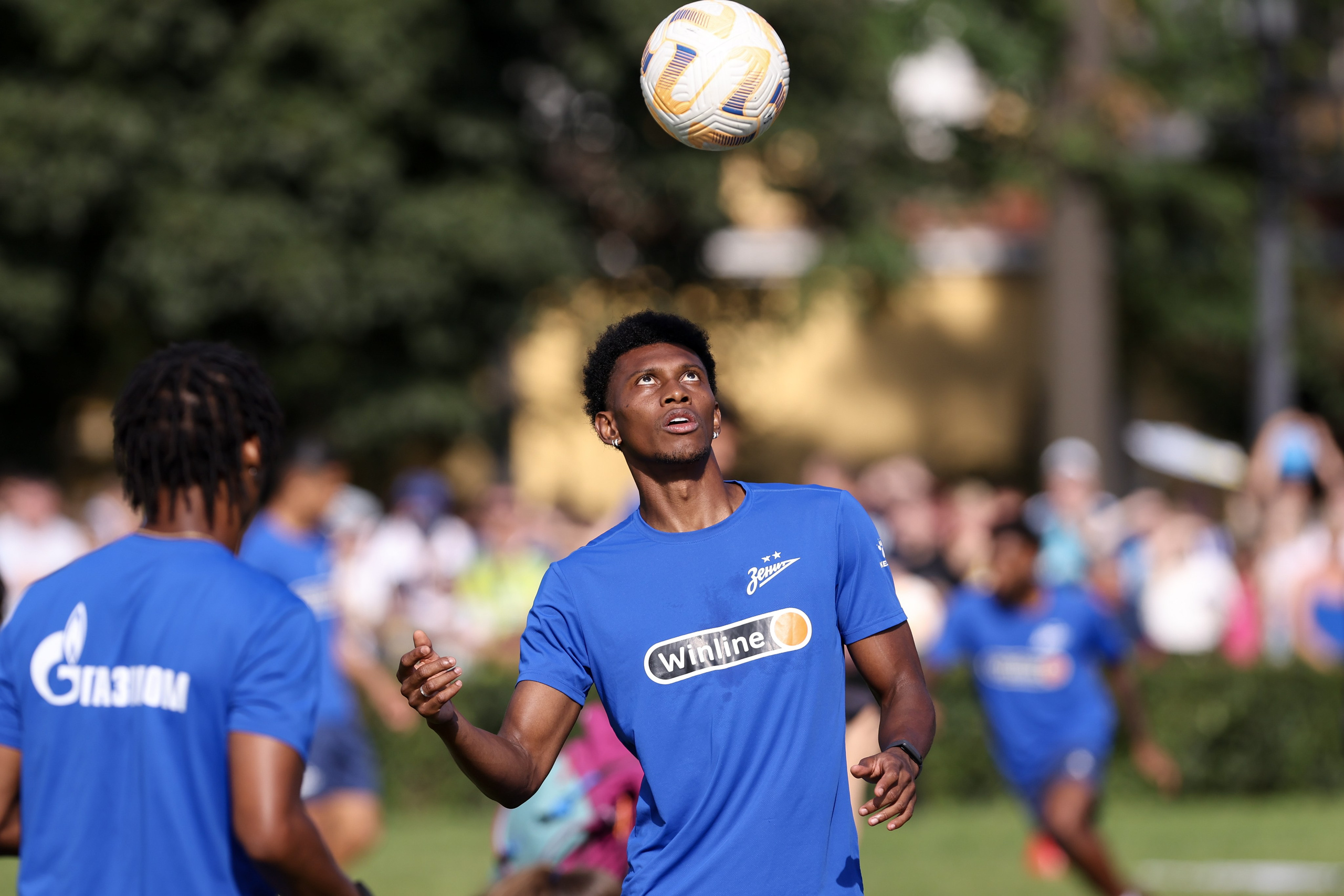 Открытая тренировка ФК «Зенит» Санкт-Петербург. Спортивный и репортажный фотограф Антон Тереханов